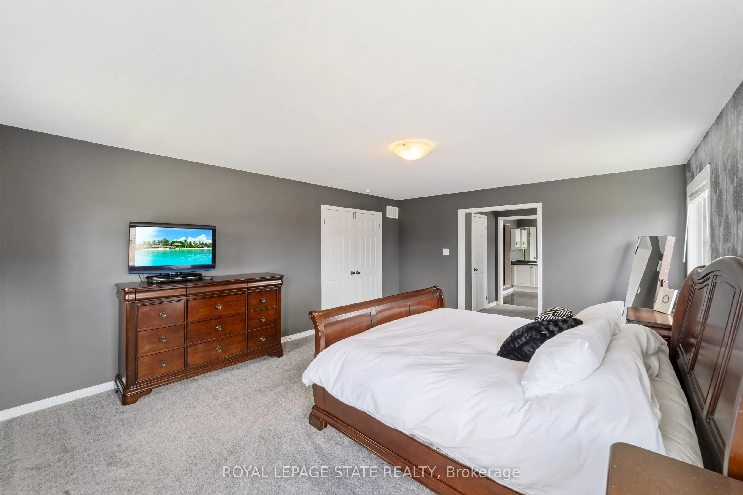 4 Tinlin Drive