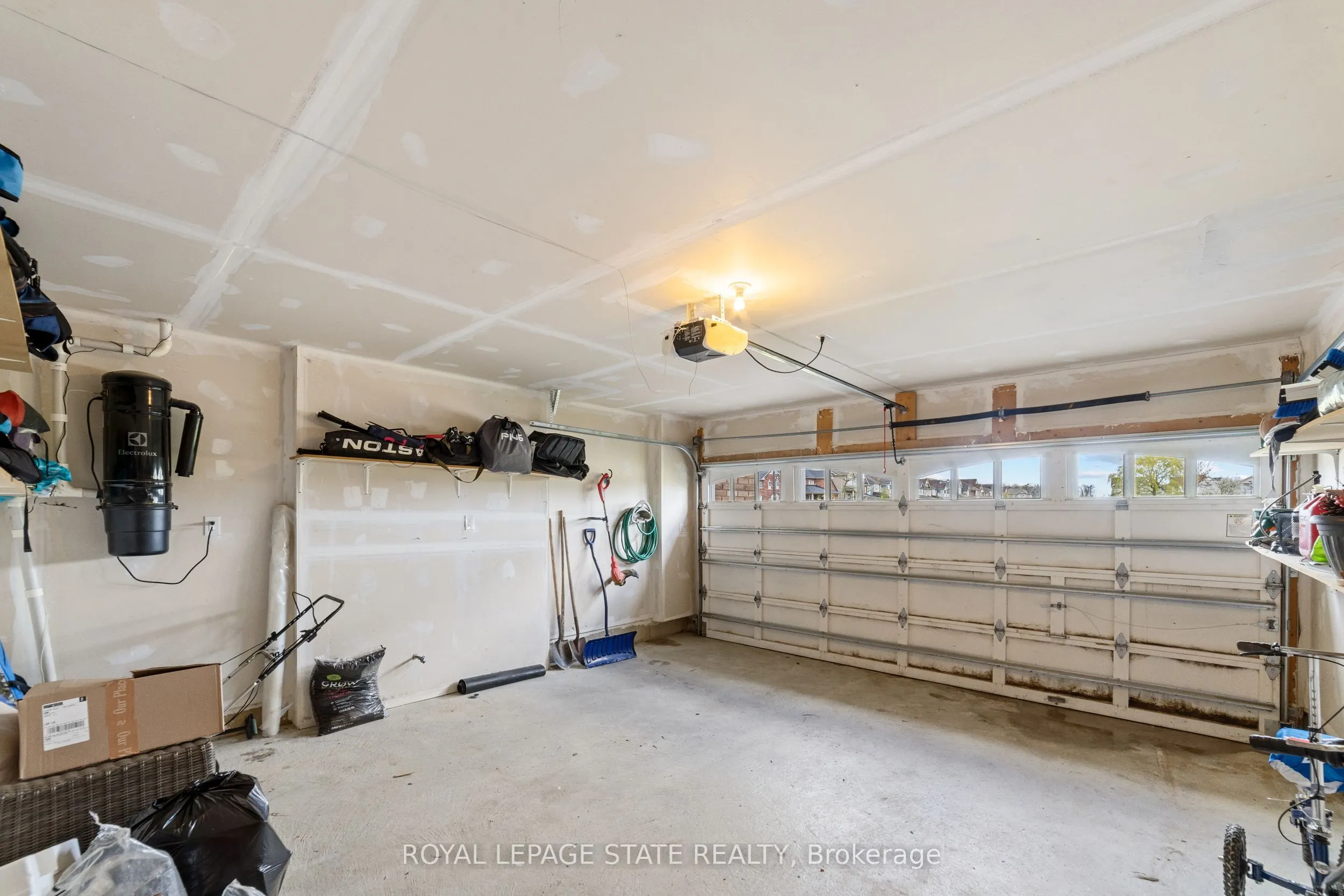 4 Tinlin Drive