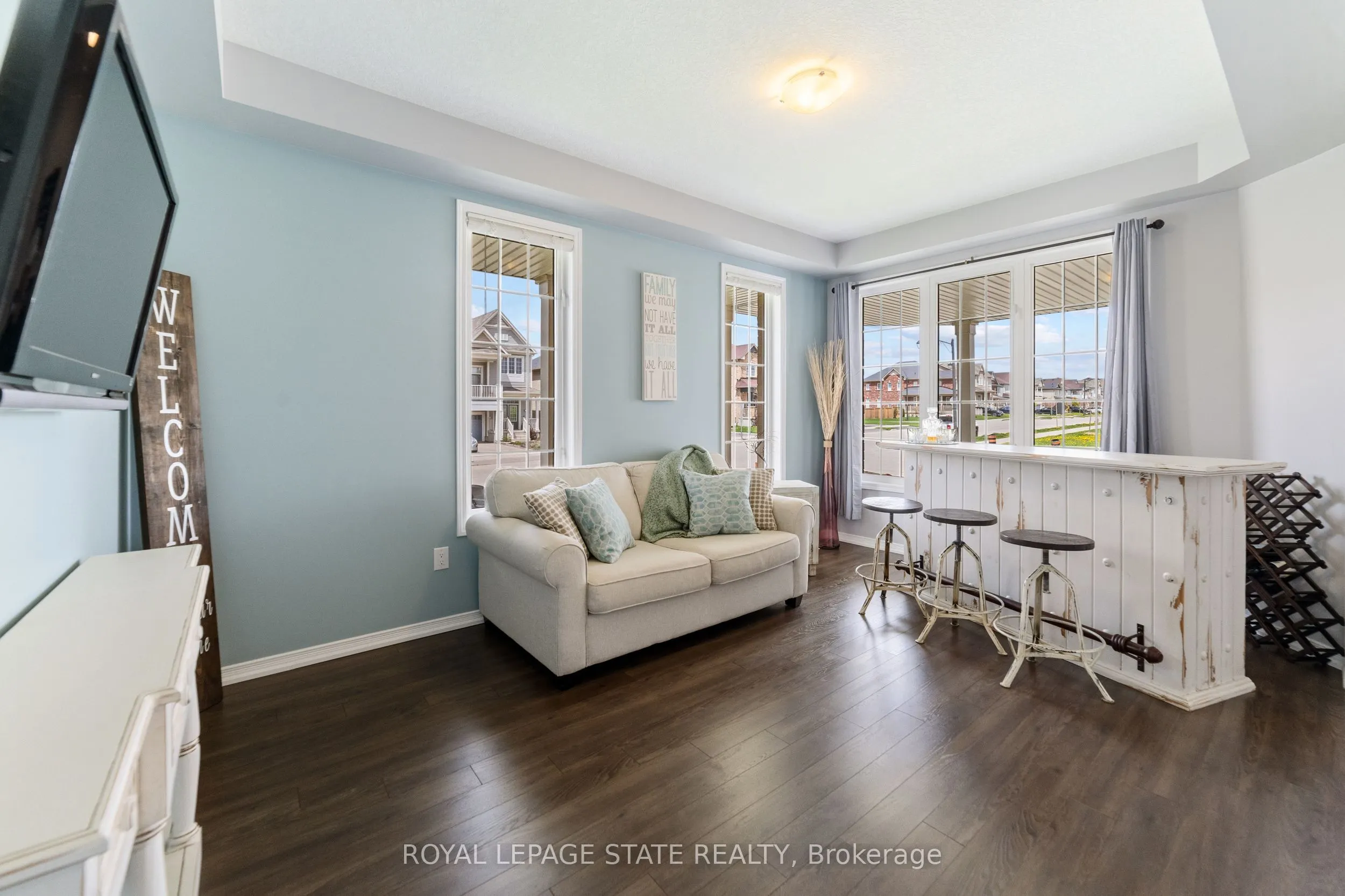 4 Tinlin Drive