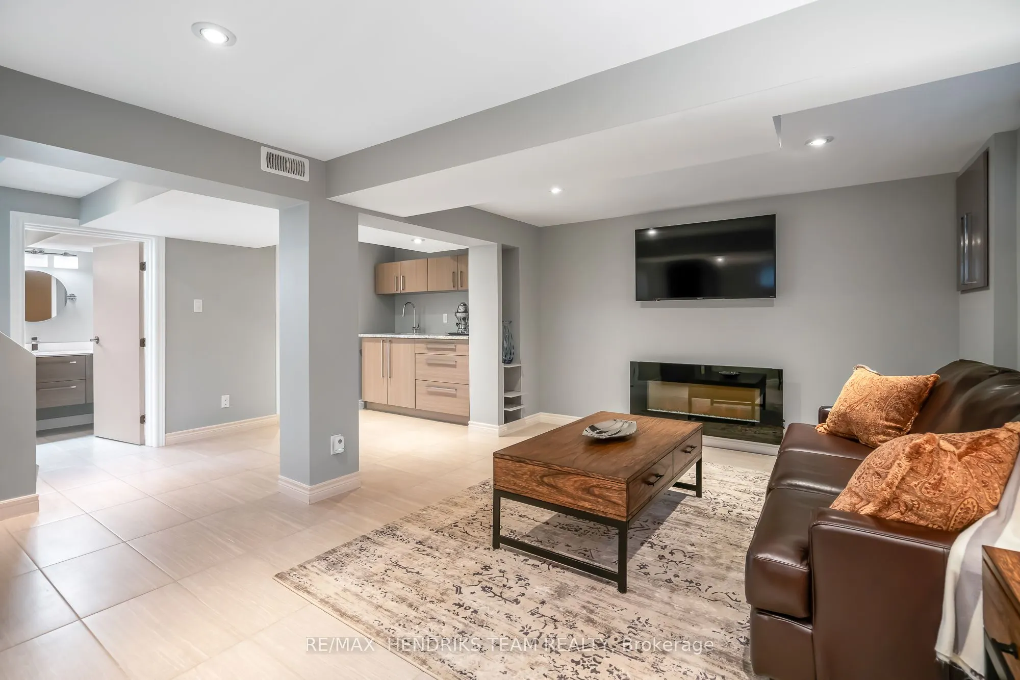 4 Upper Canada Drive