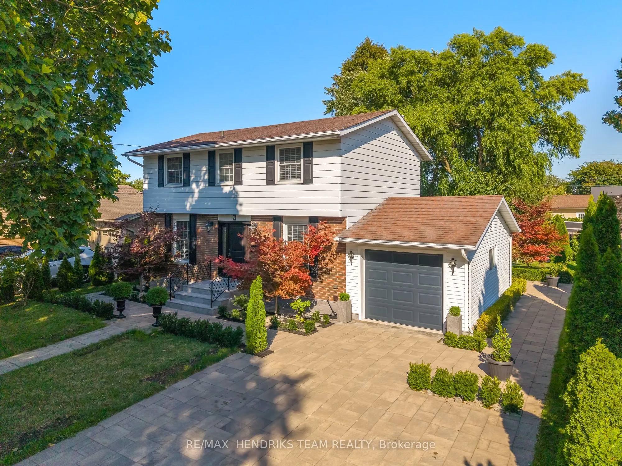 4 Upper Canada Drive