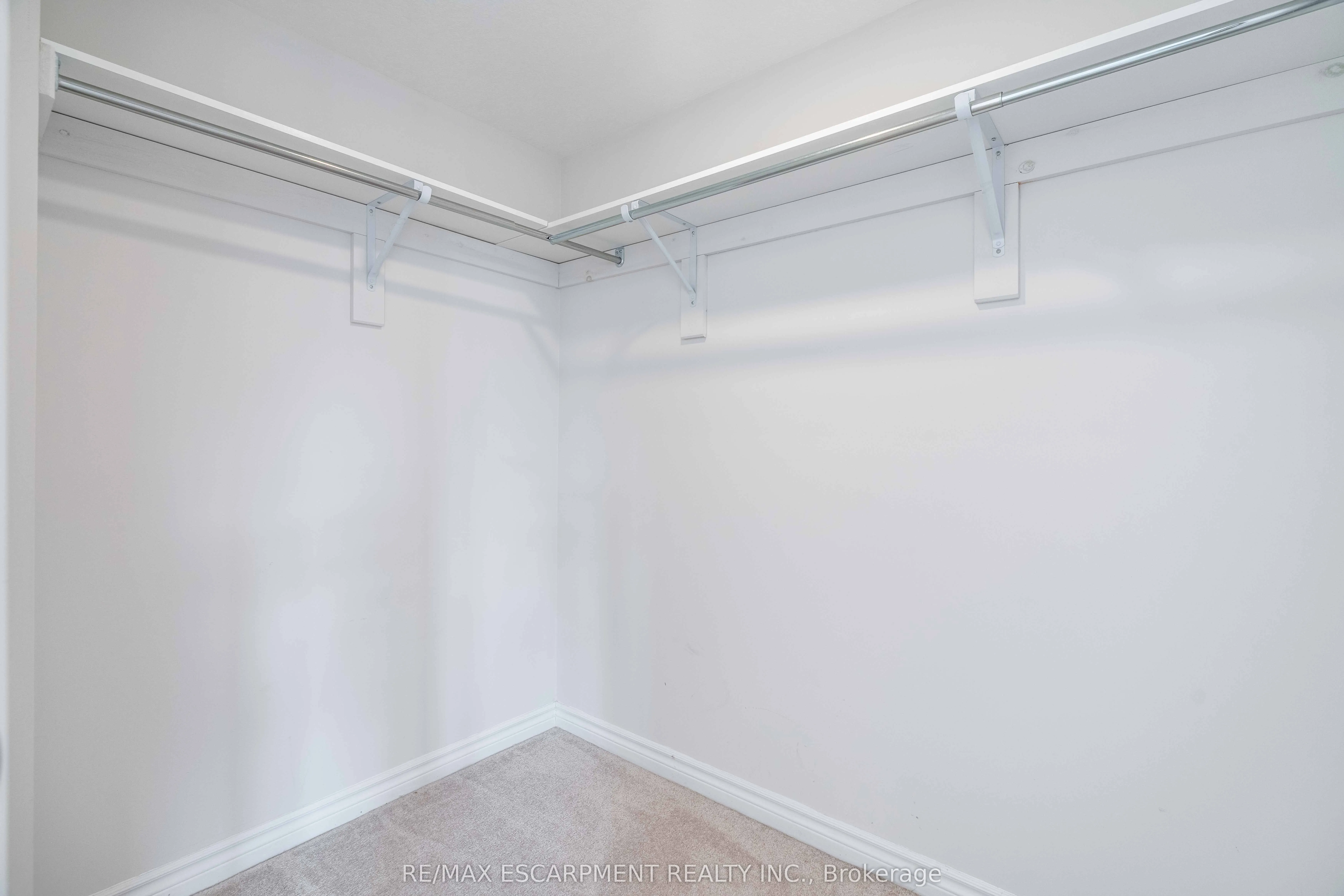 677 Park Road, #7