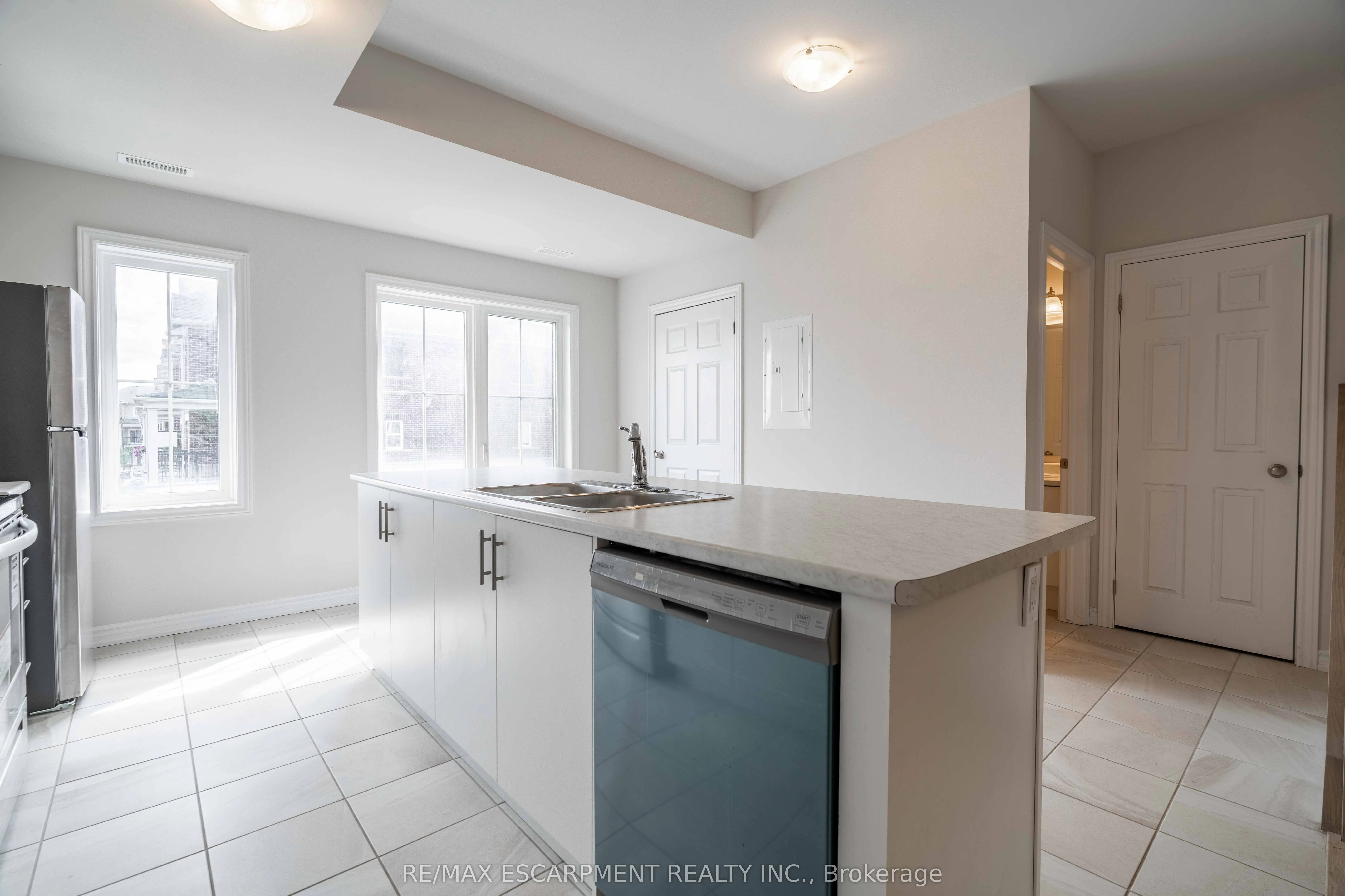 677 Park Road, #7