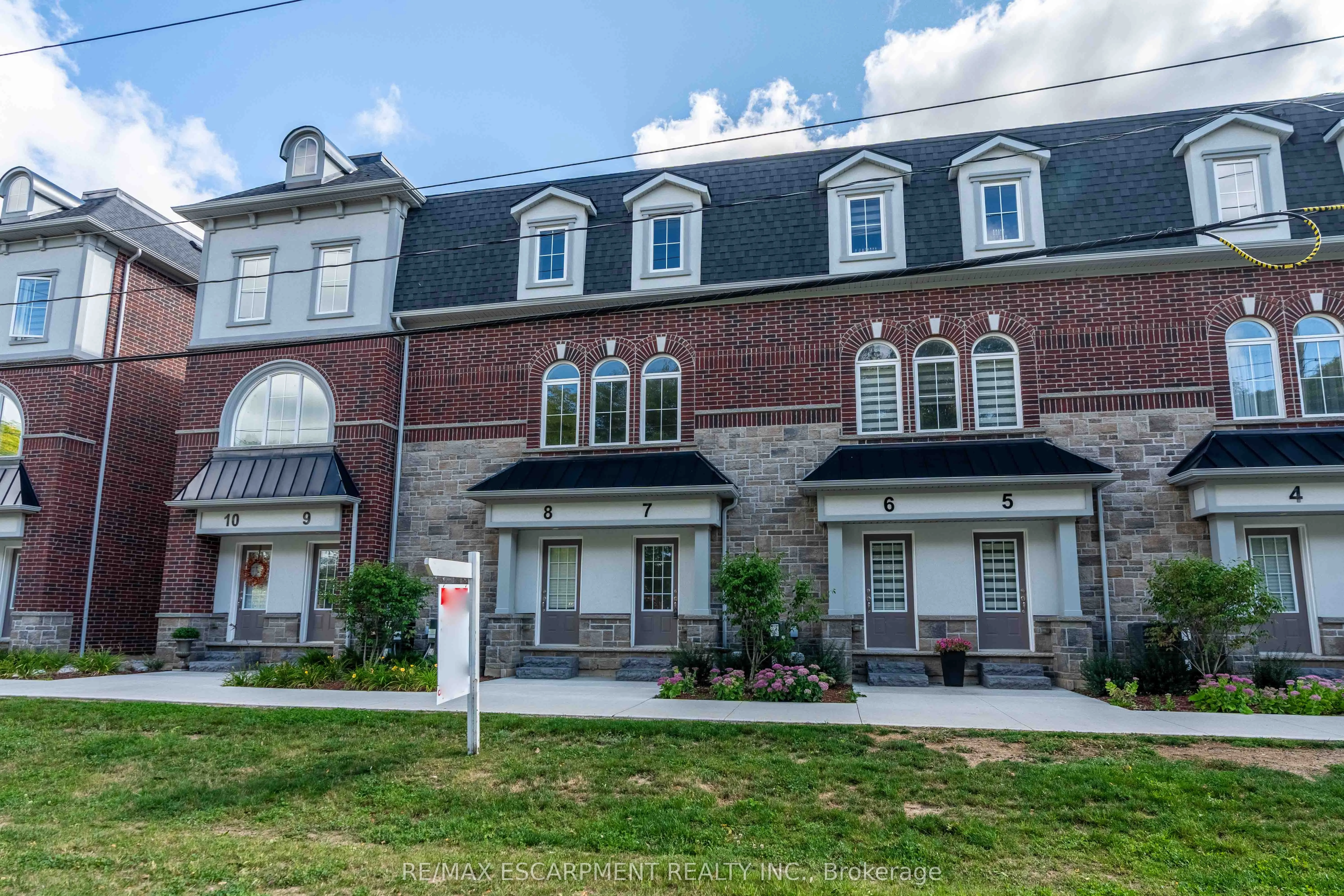 677 Park Road, #7