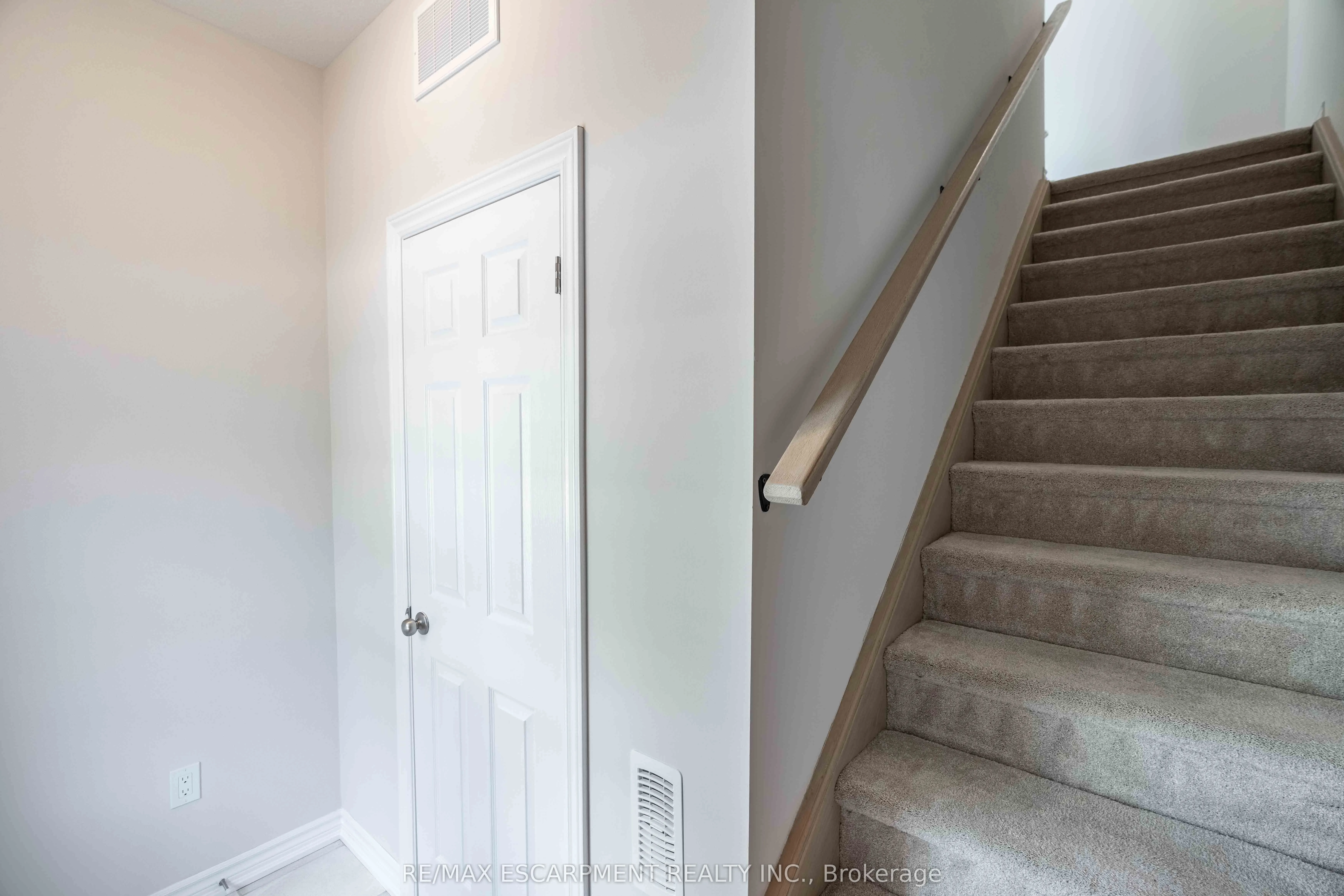 677 Park Road, #7