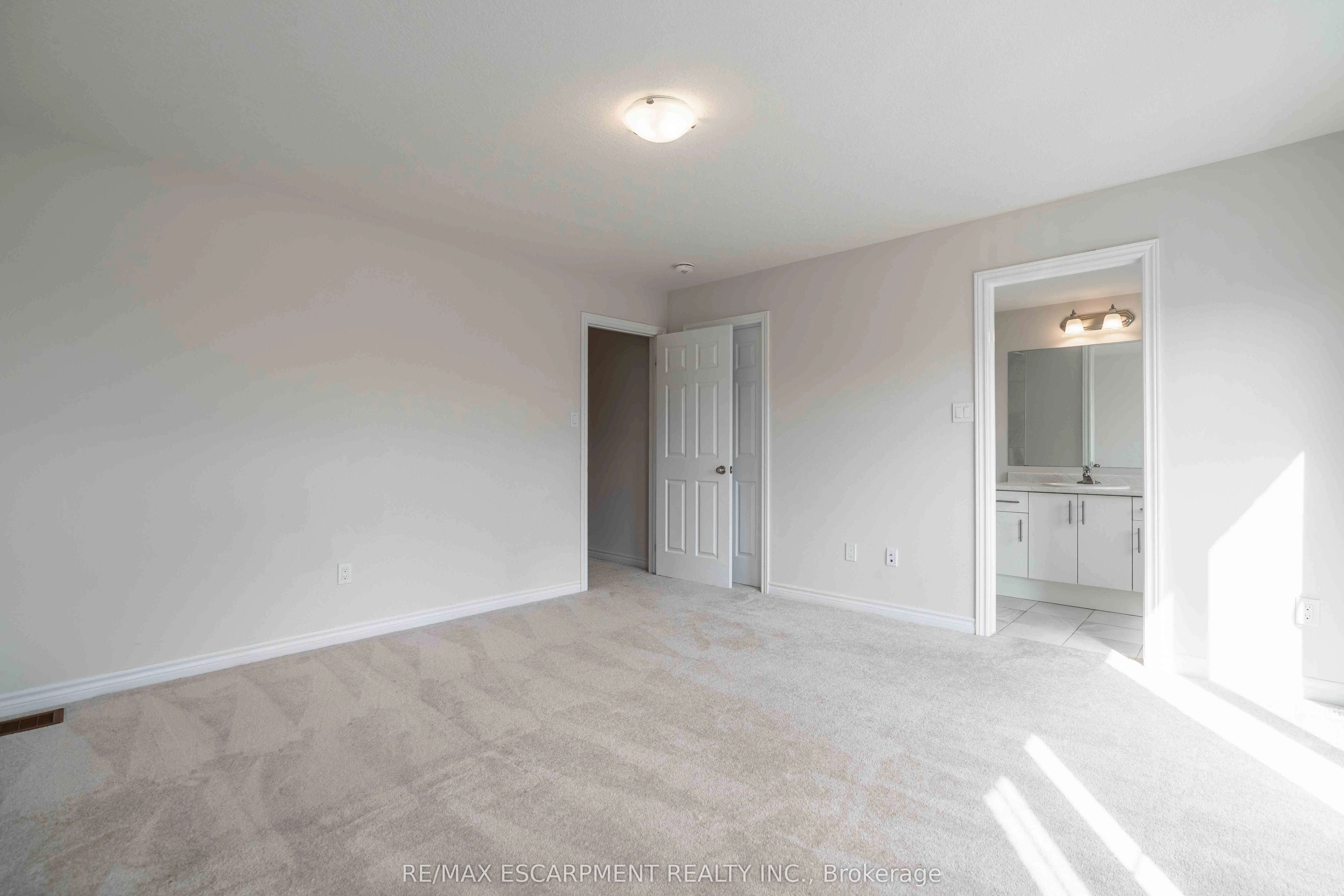 677 Park Road, #7