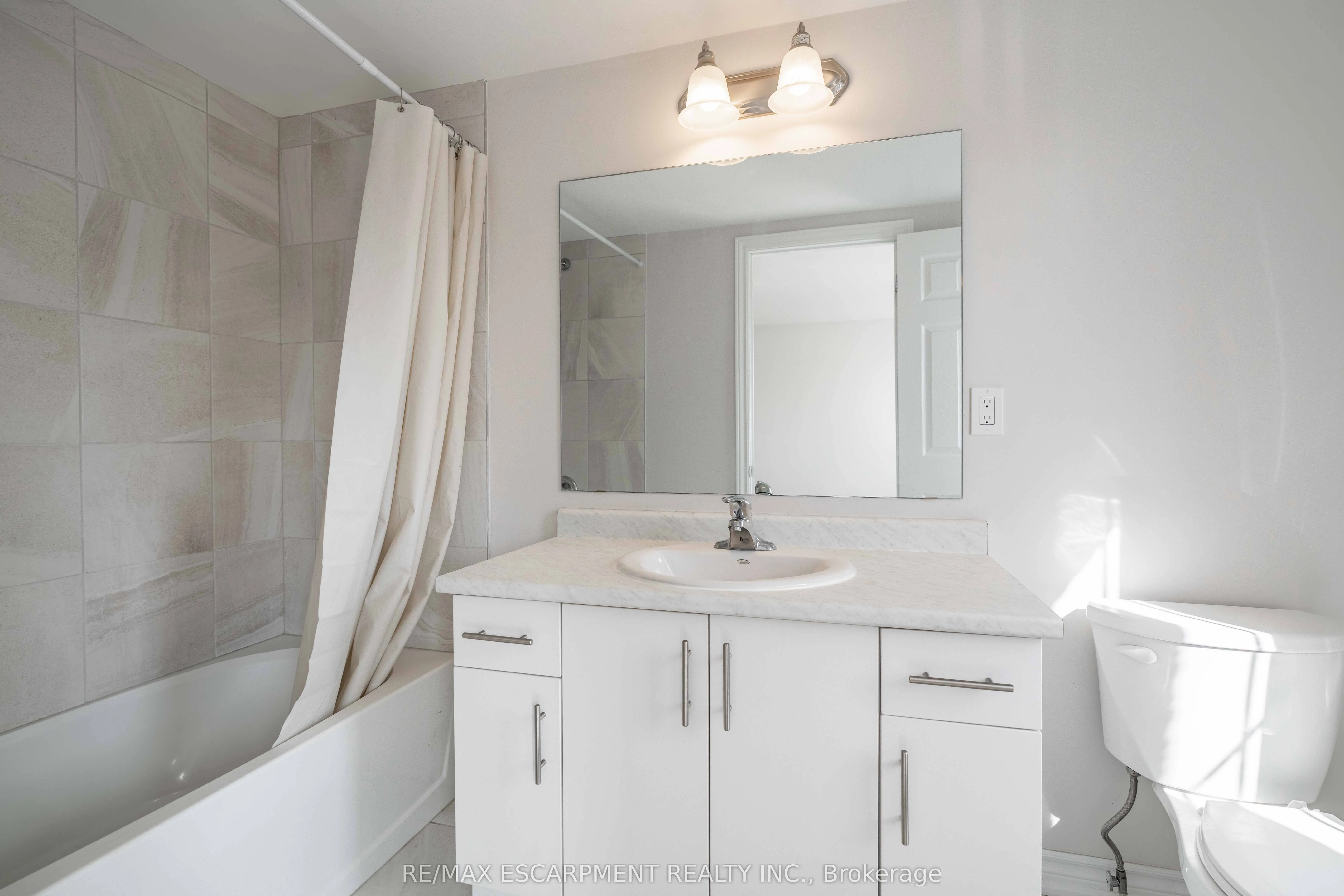 677 Park Road, #7