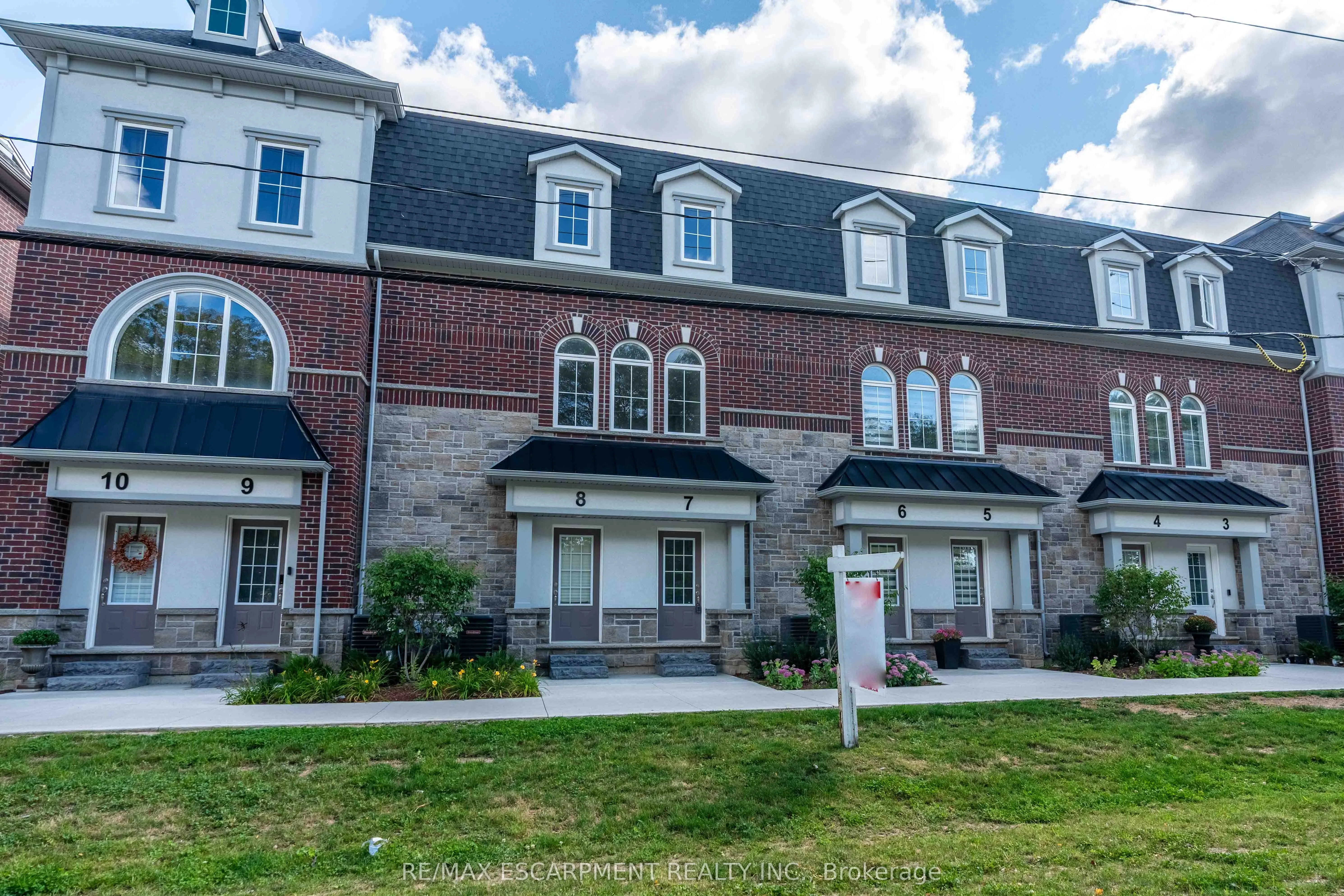 677 Park Road, #7