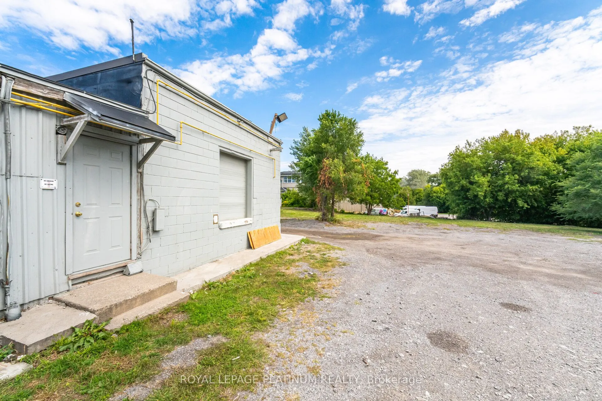 481 Dundas Street W, #4