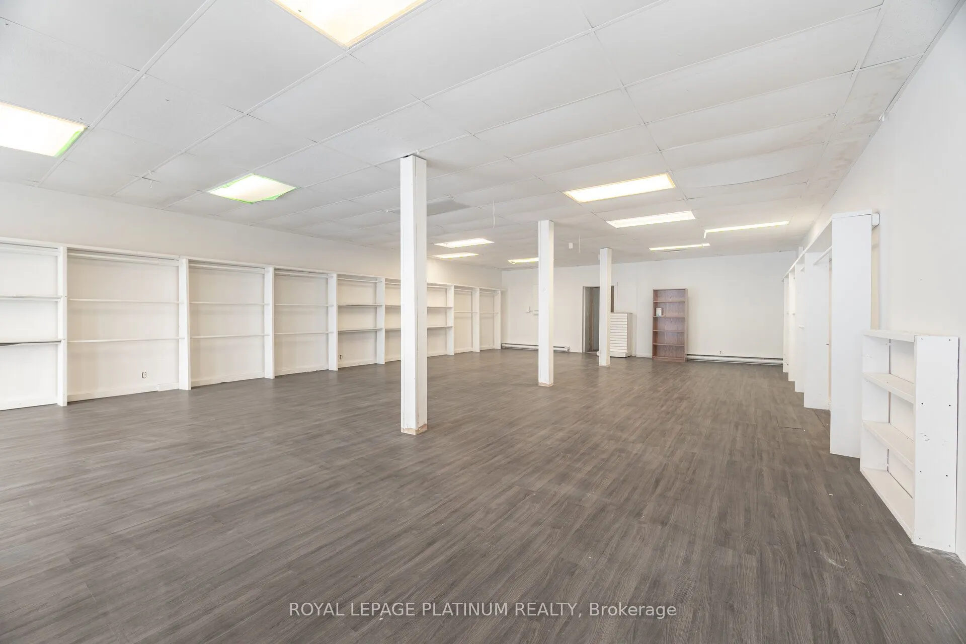 481 Dundas Street W, #4