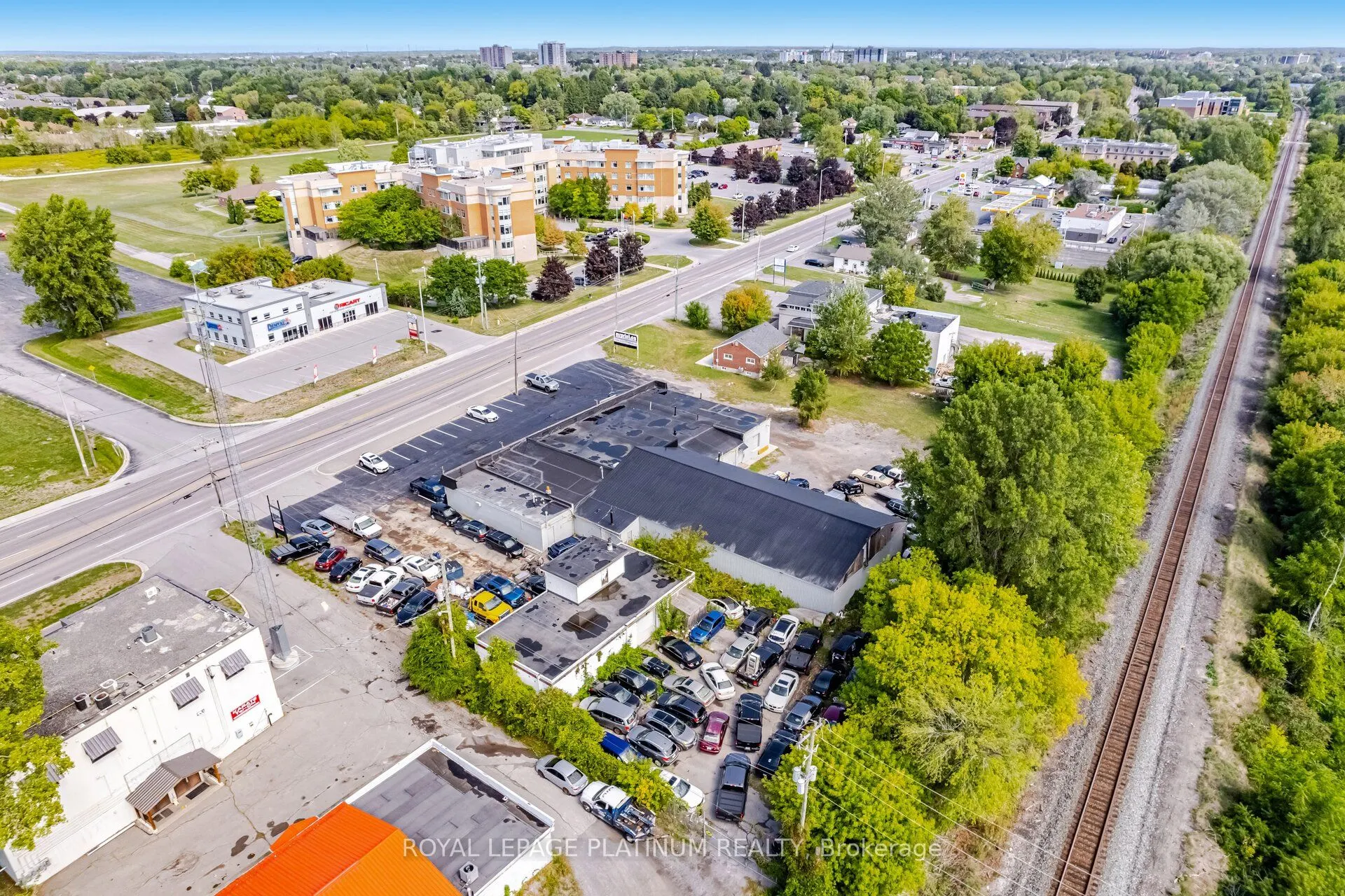 481 Dundas Street W, #4