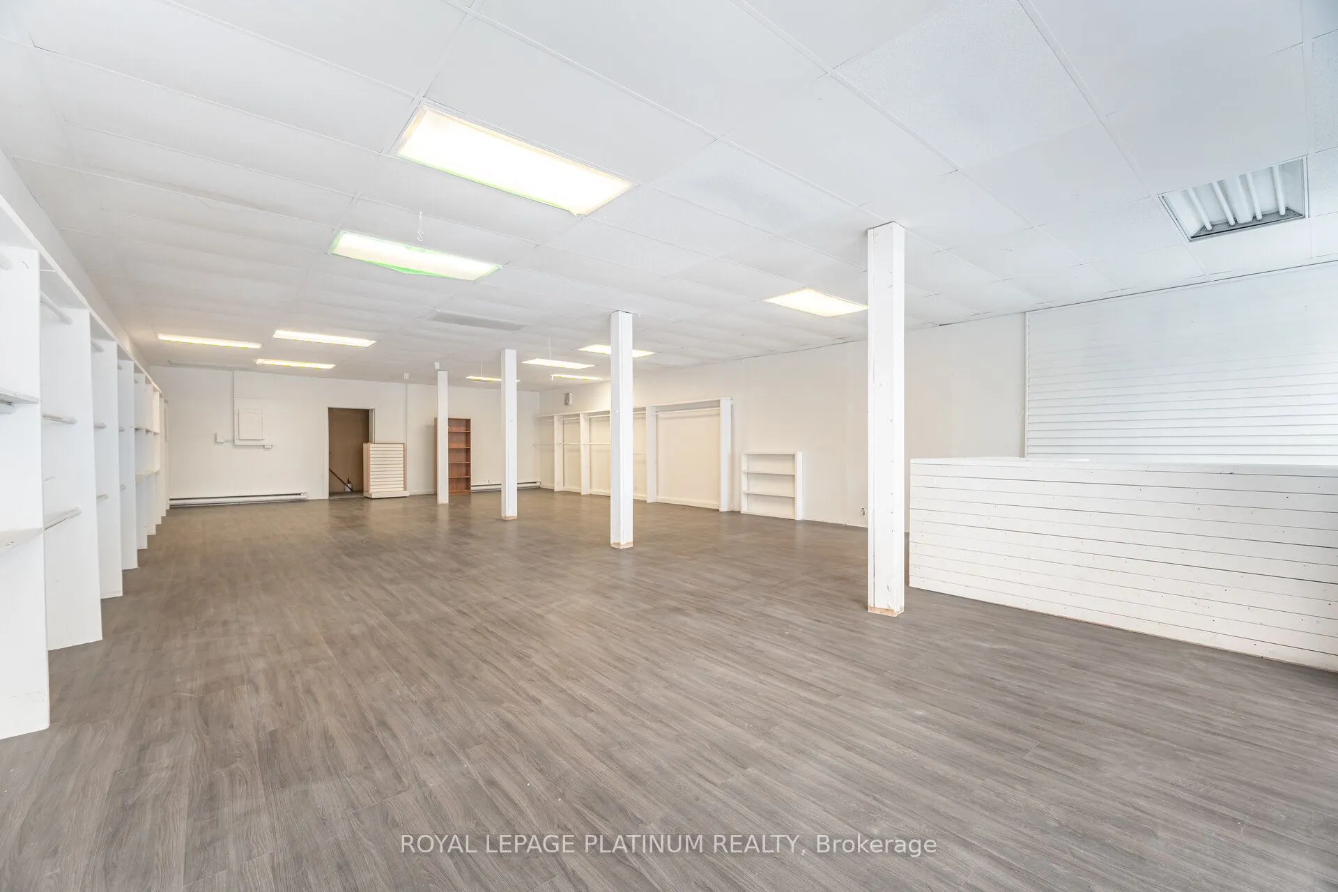 481 Dundas Street W, #4