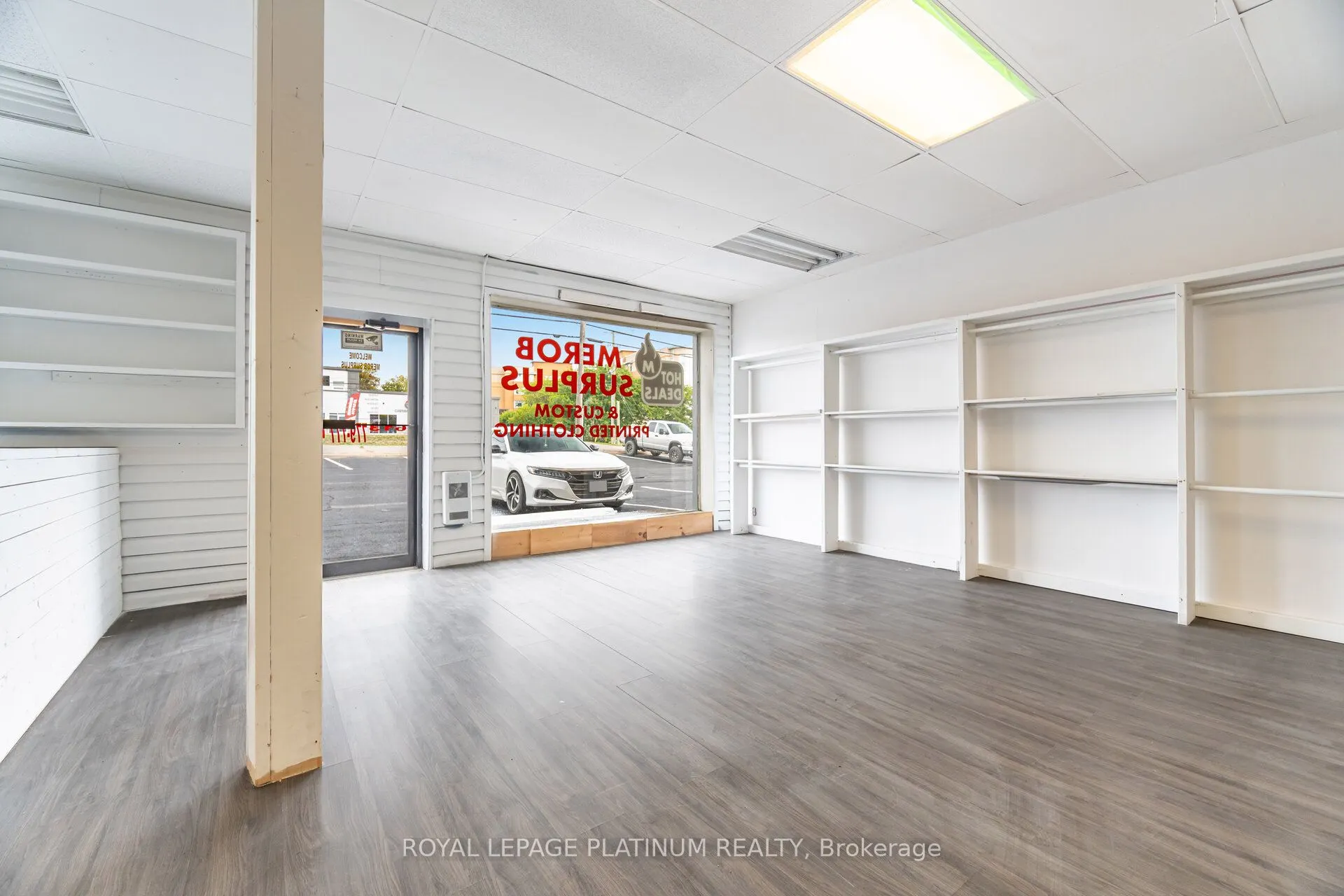481 Dundas Street W, #4