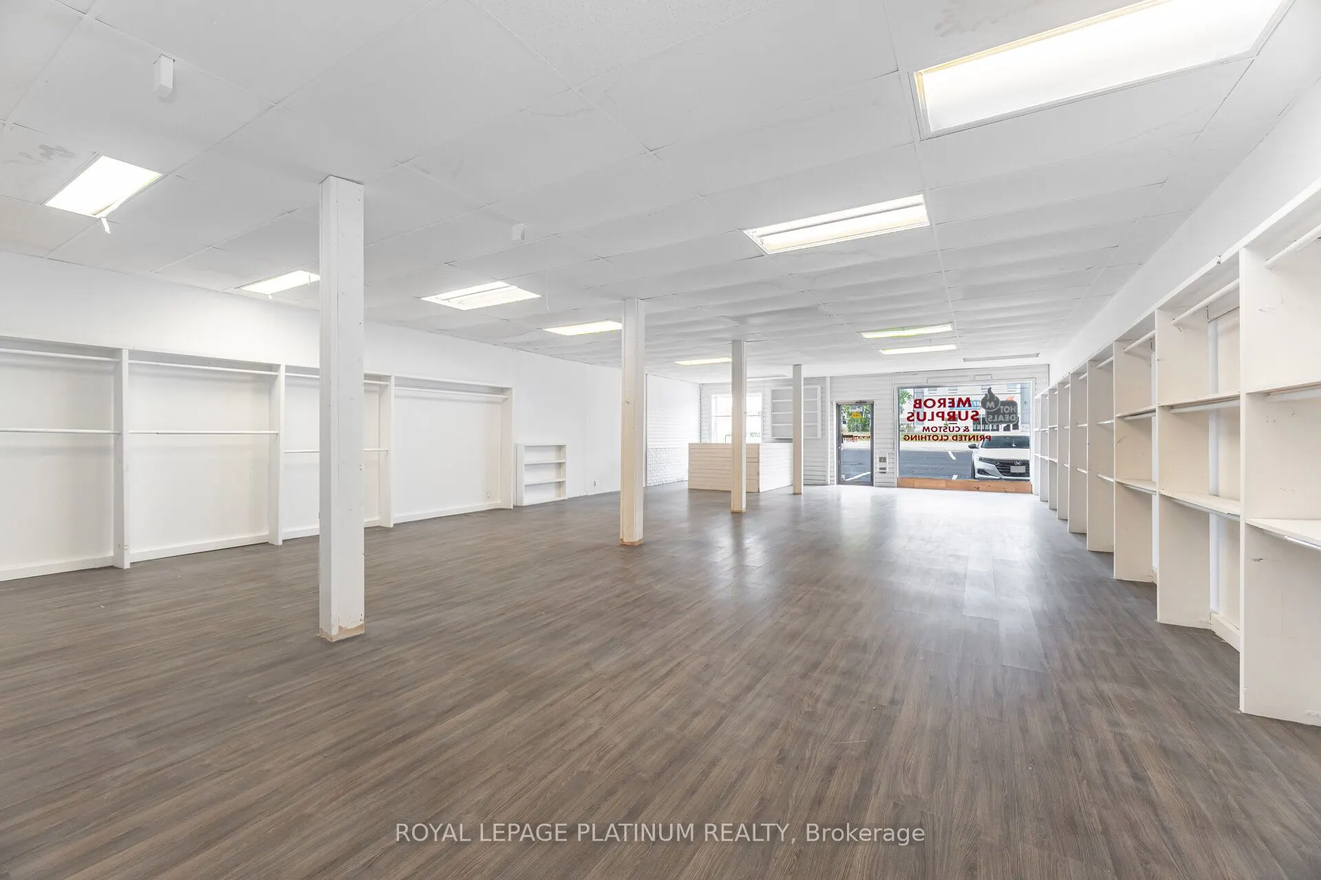 481 Dundas Street W, #4
