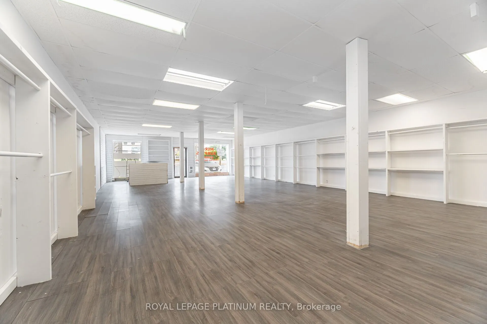 481 Dundas Street W, #4