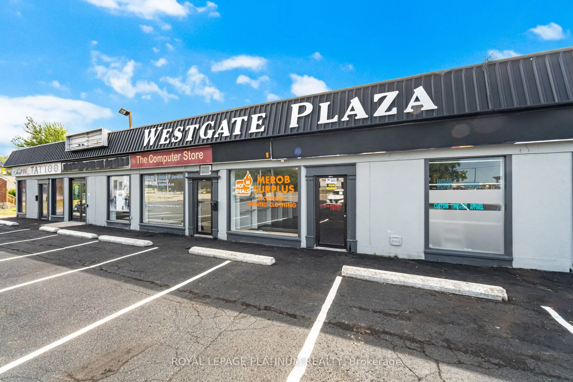 481 Dundas Street W, #4