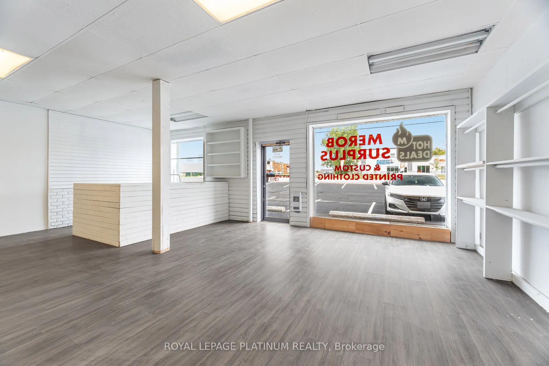 481 Dundas Street W, #4