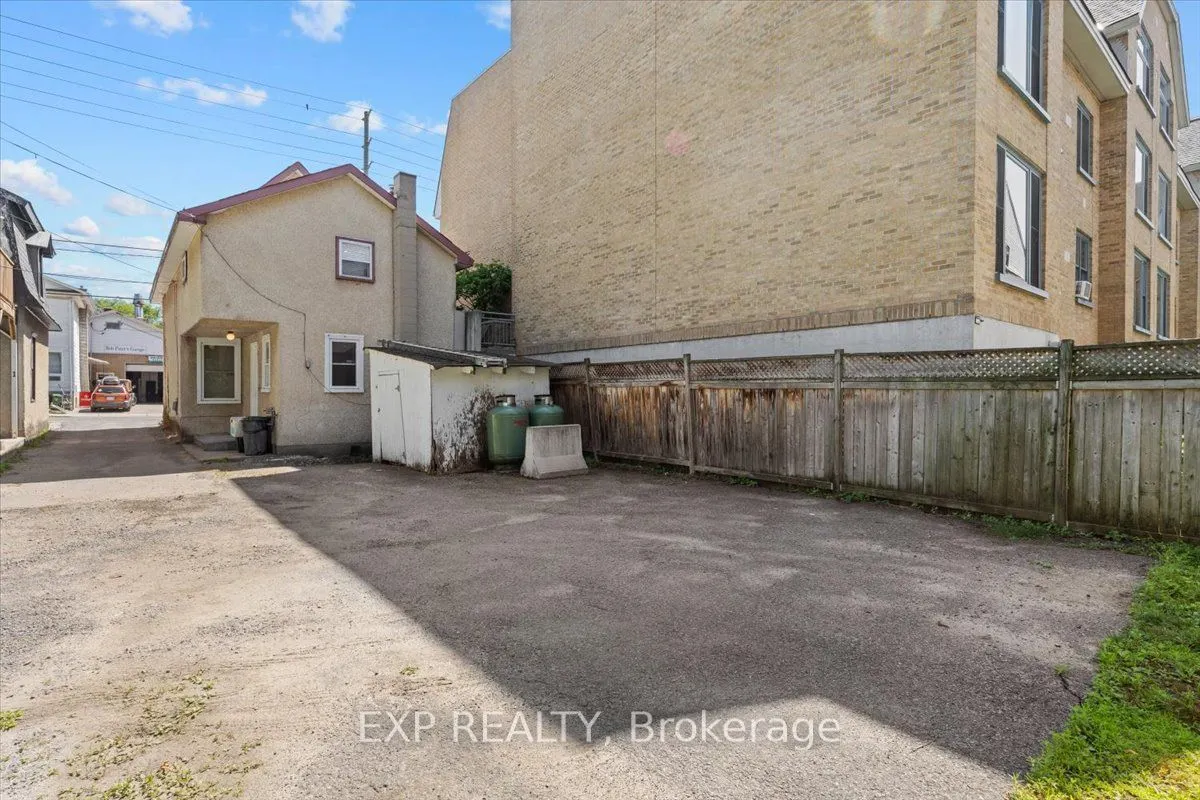 198 Hinchey Avenue
