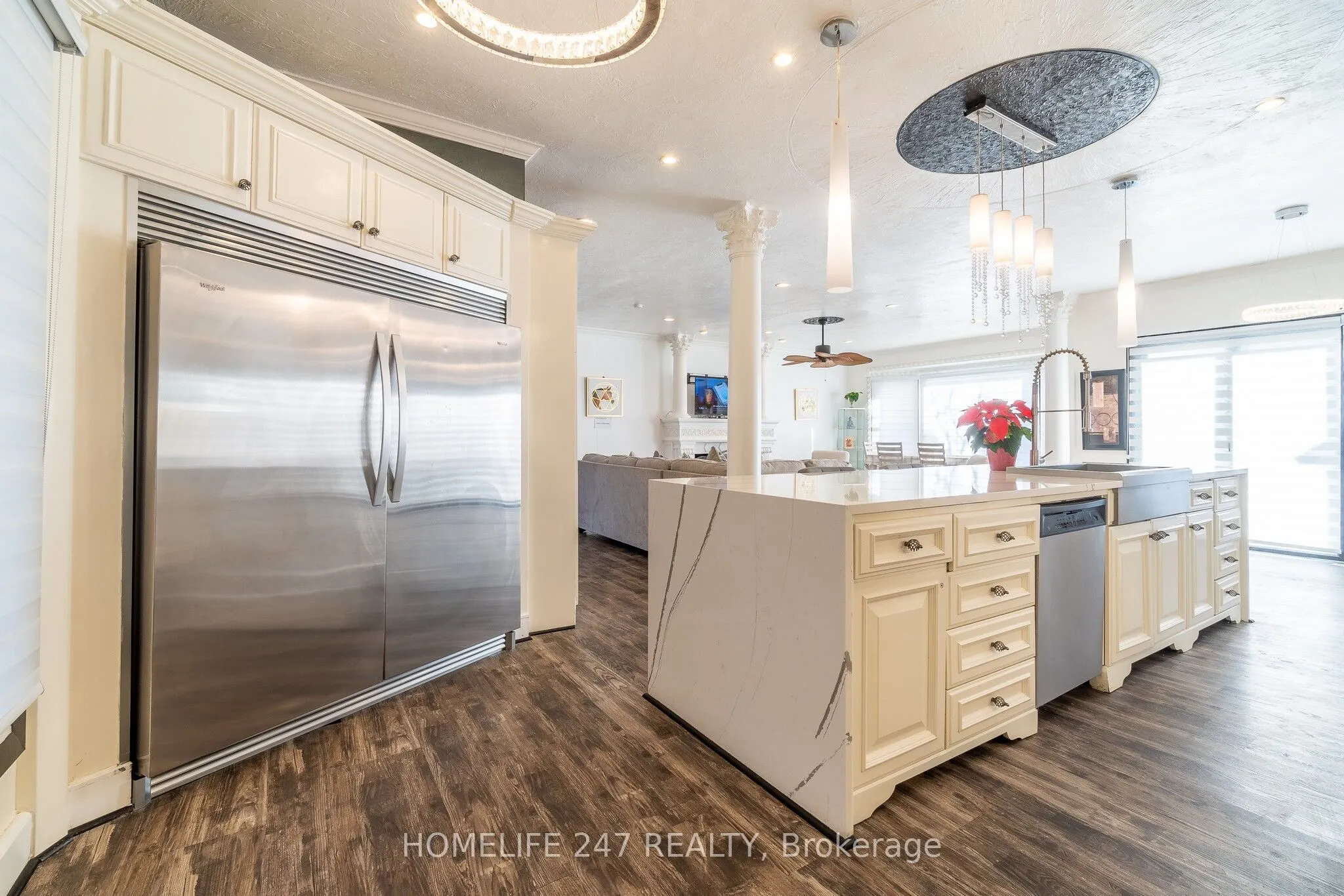 137 Commissioners Road E