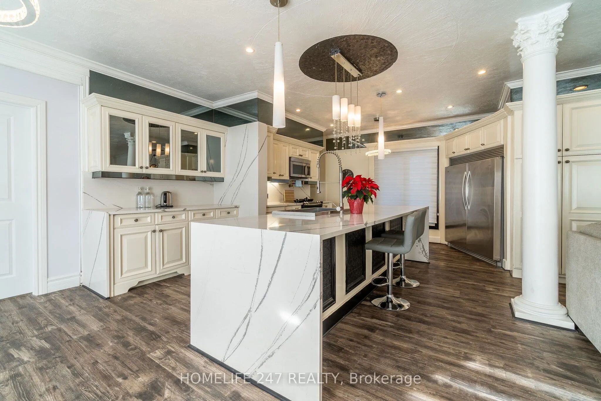 137 Commissioners Road E