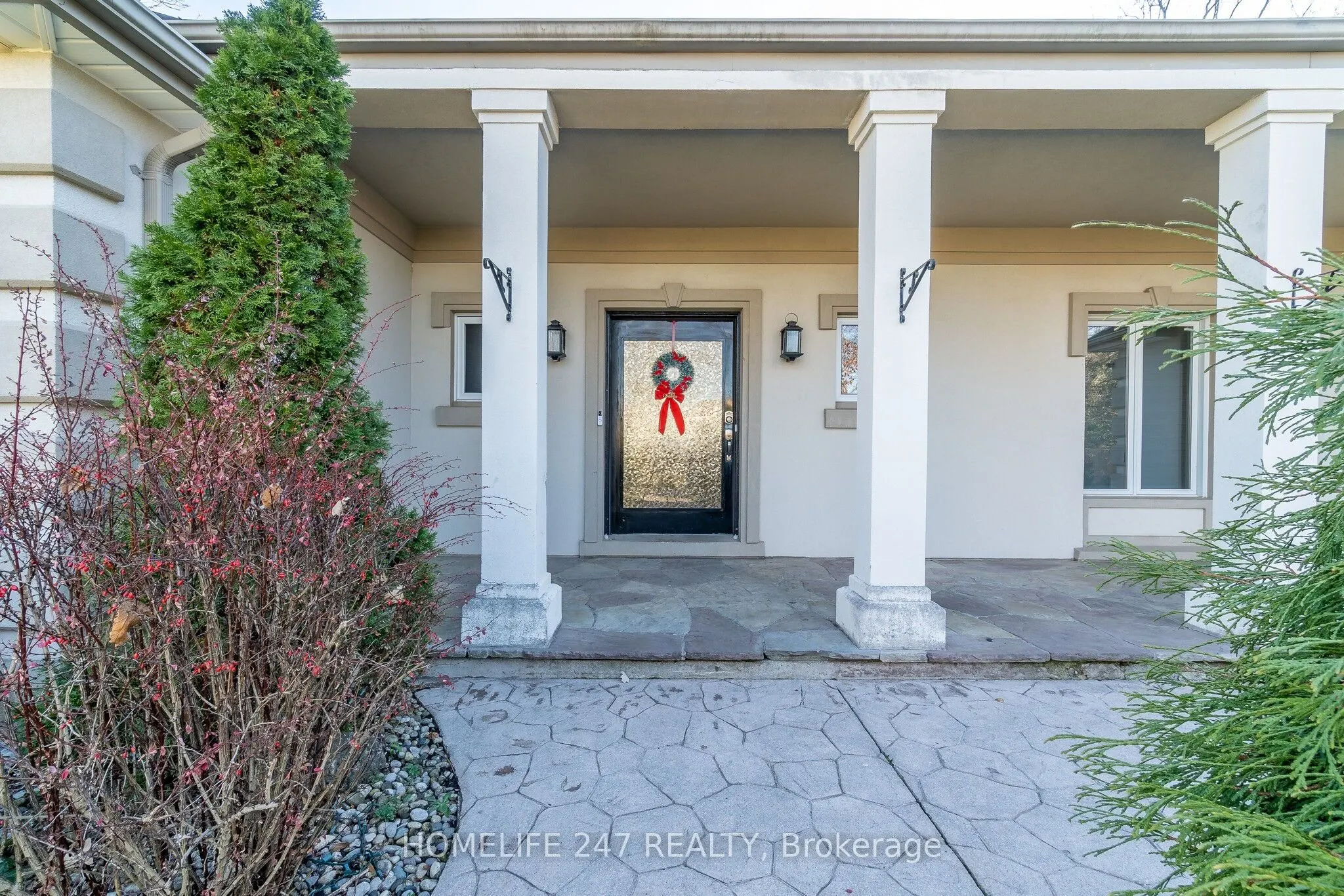 137 Commissioners Road E