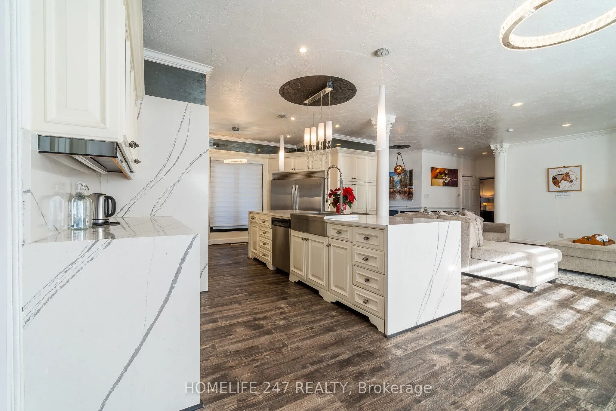 137 Commissioners Road E