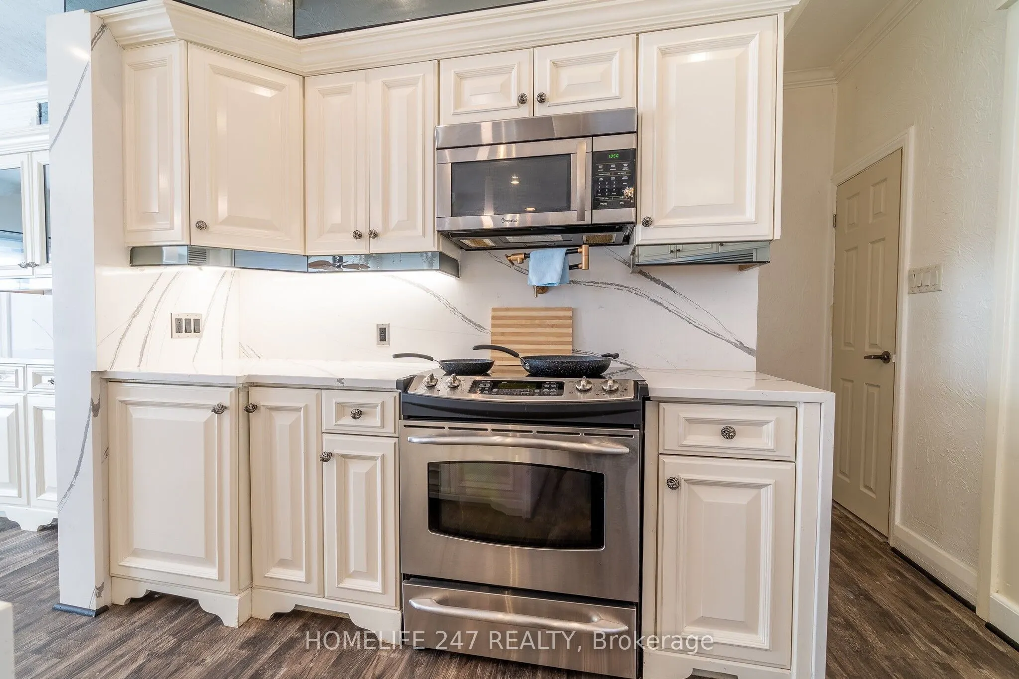 137 Commissioners Road E