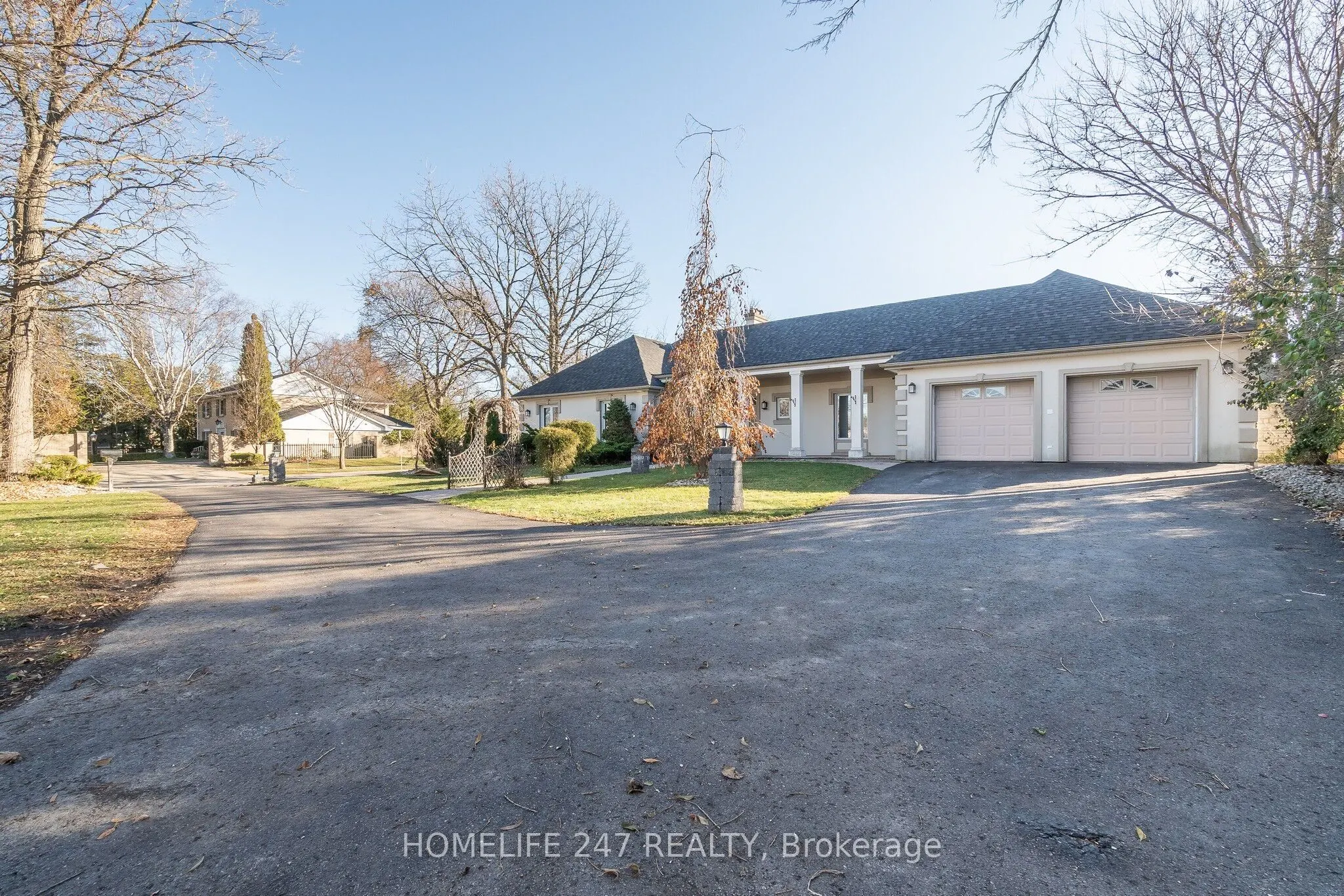 137 Commissioners Road E