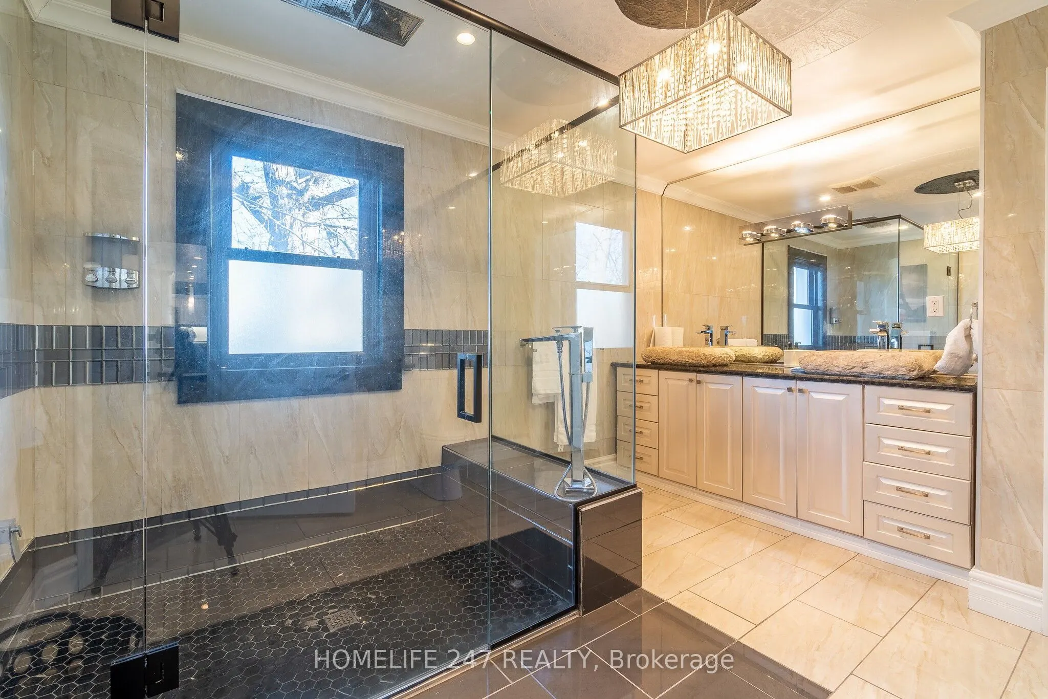137 Commissioners Road E
