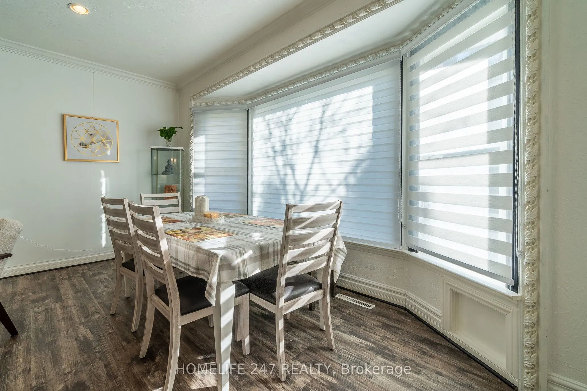137 Commissioners Road E