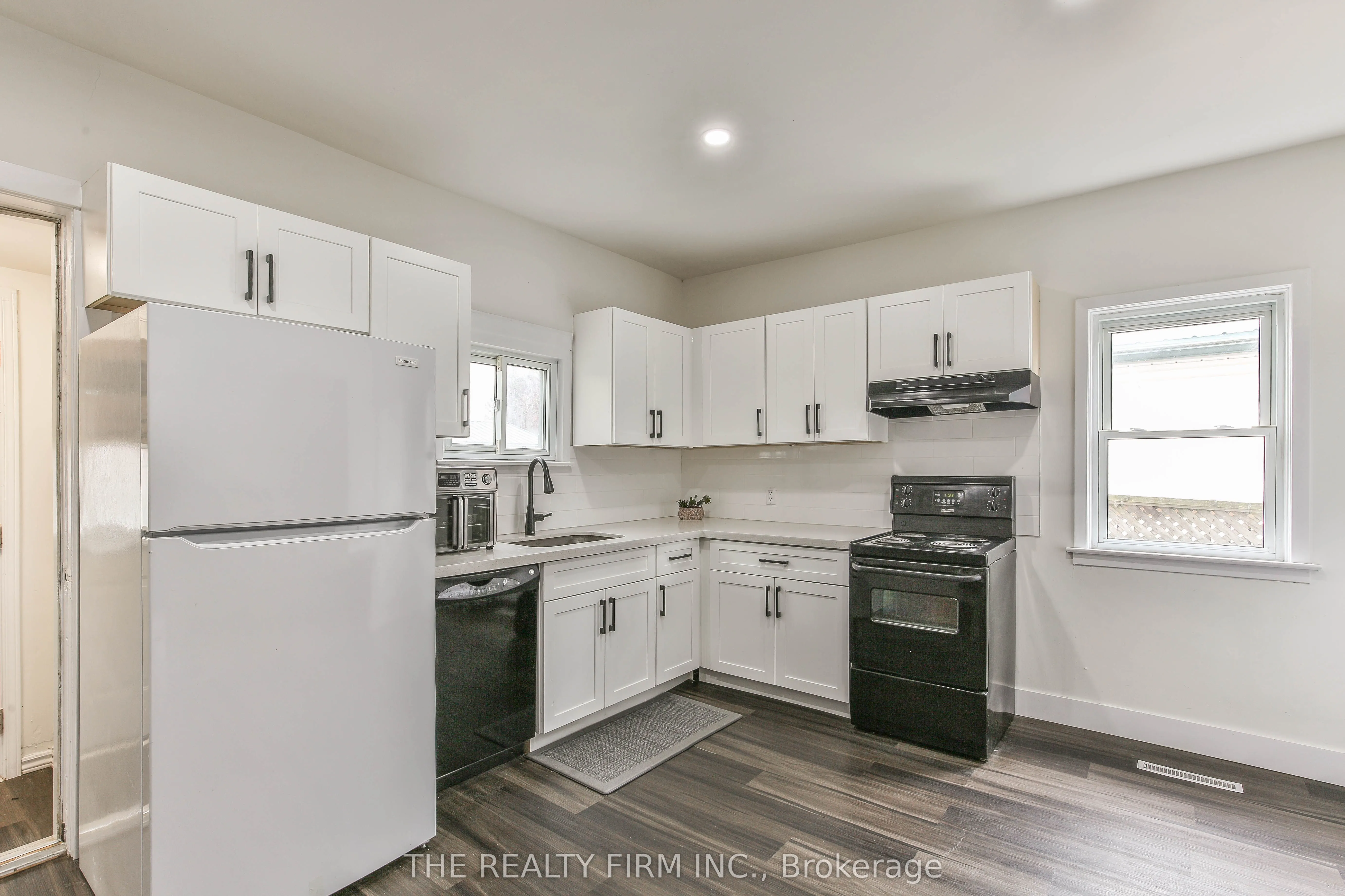 12 WELDON Avenue