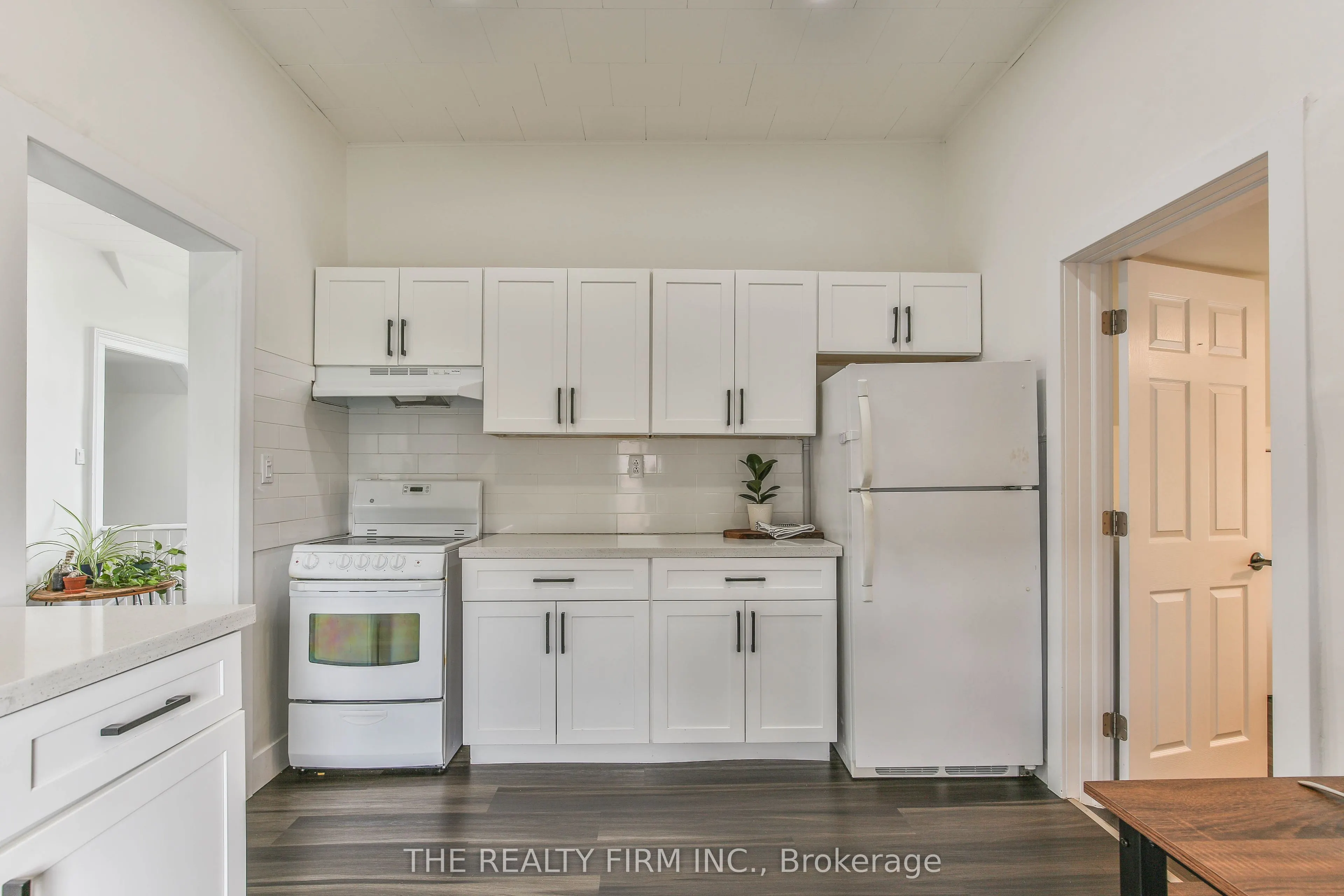 12 WELDON Avenue