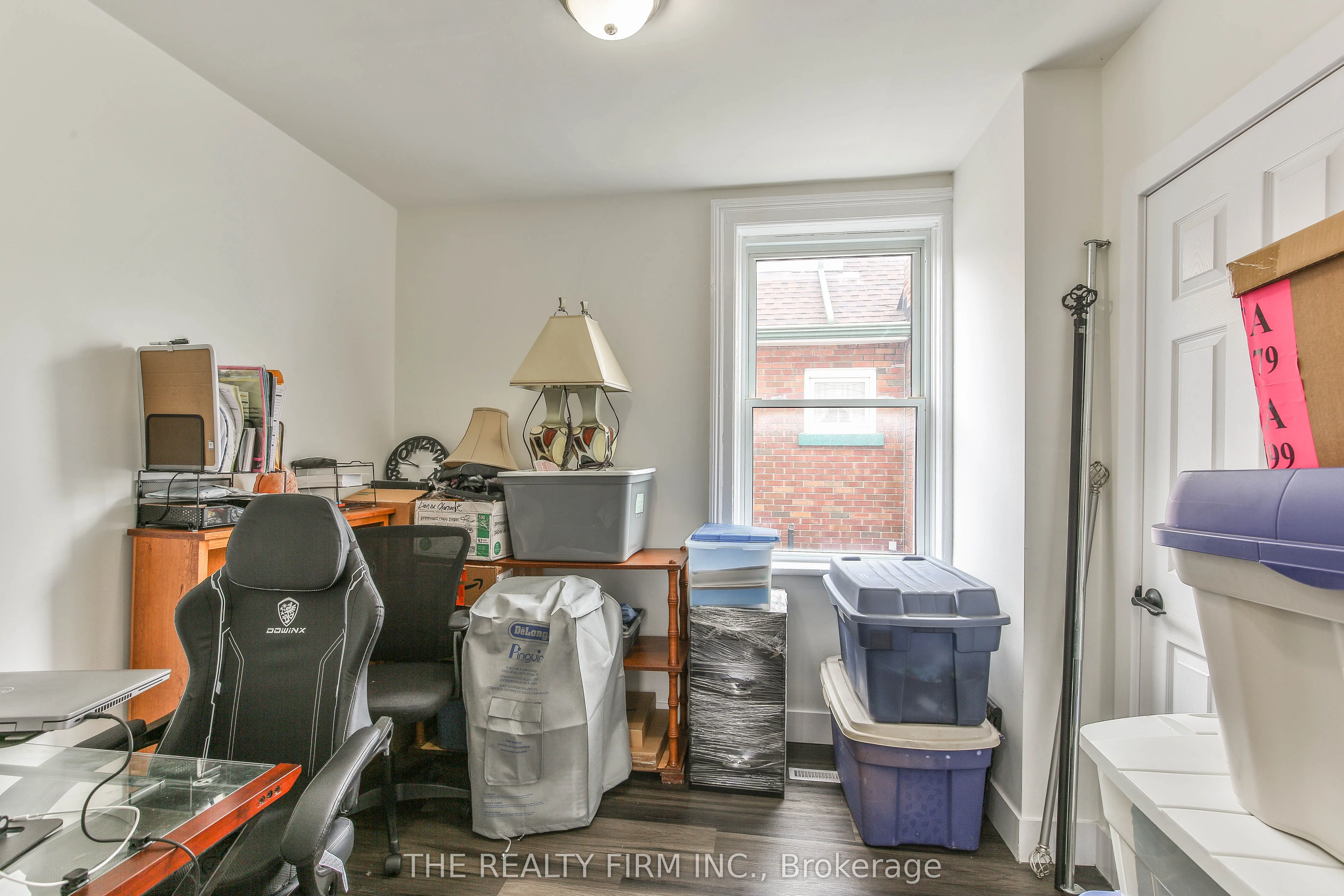 12 WELDON Avenue