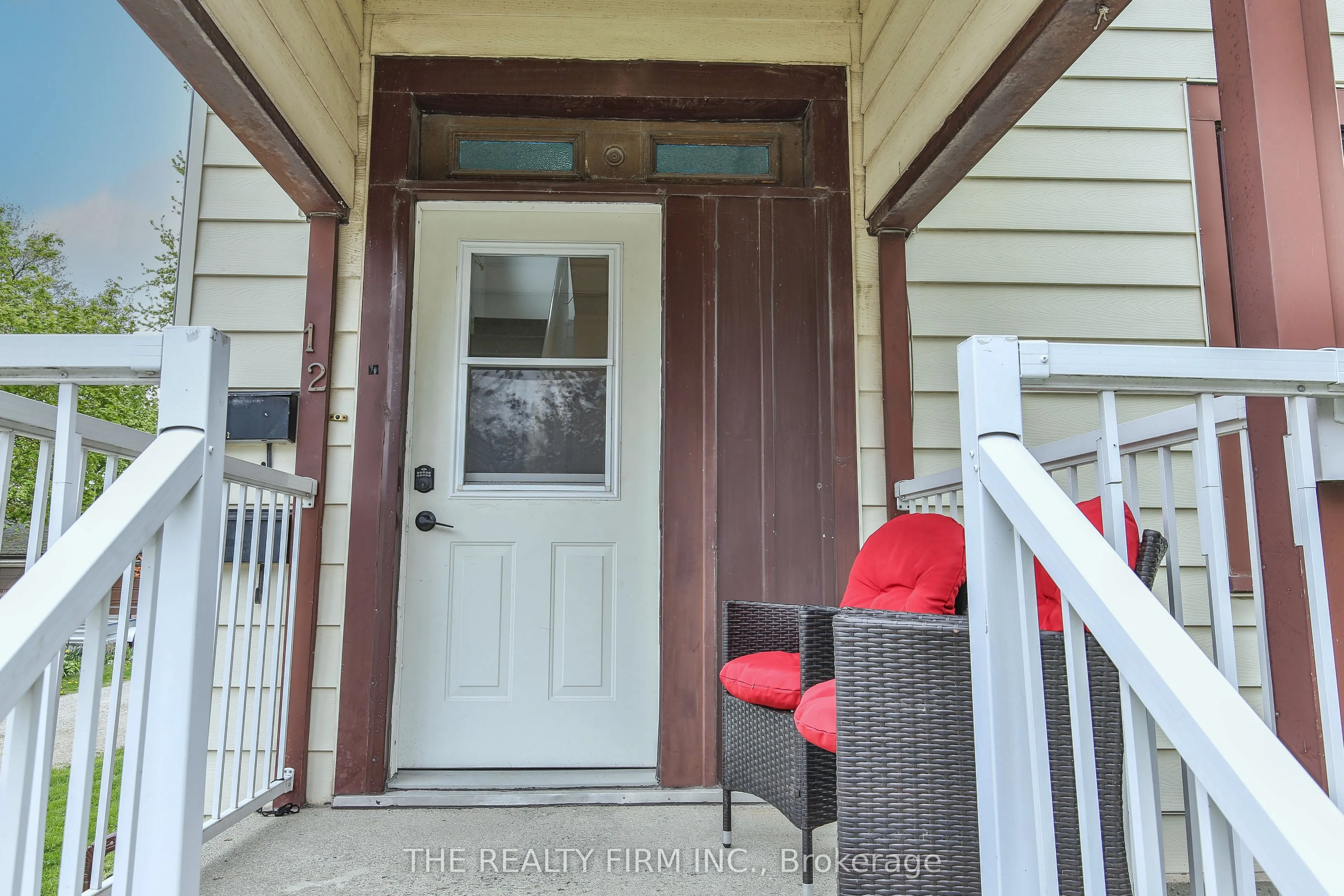 12 WELDON Avenue