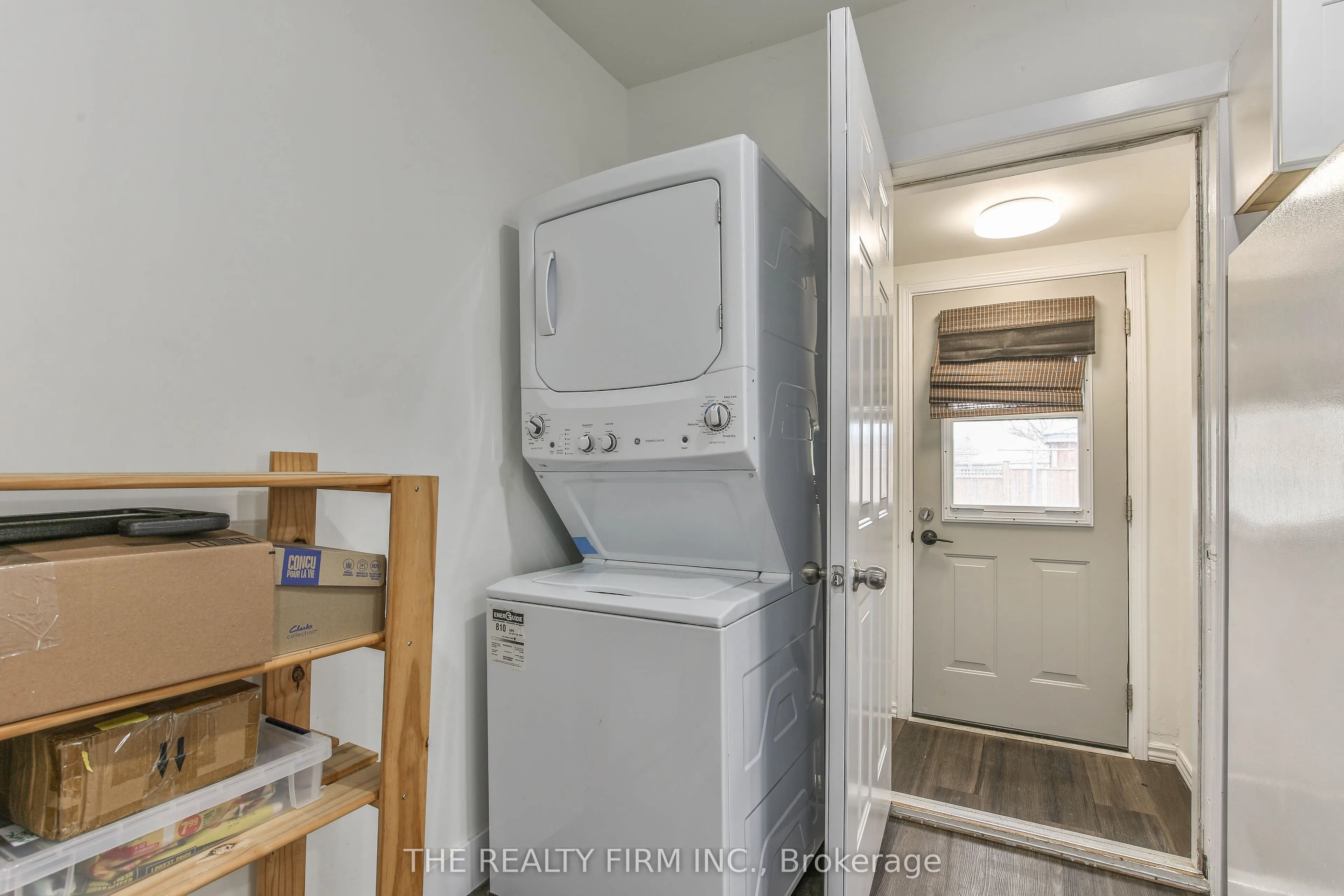 12 WELDON Avenue