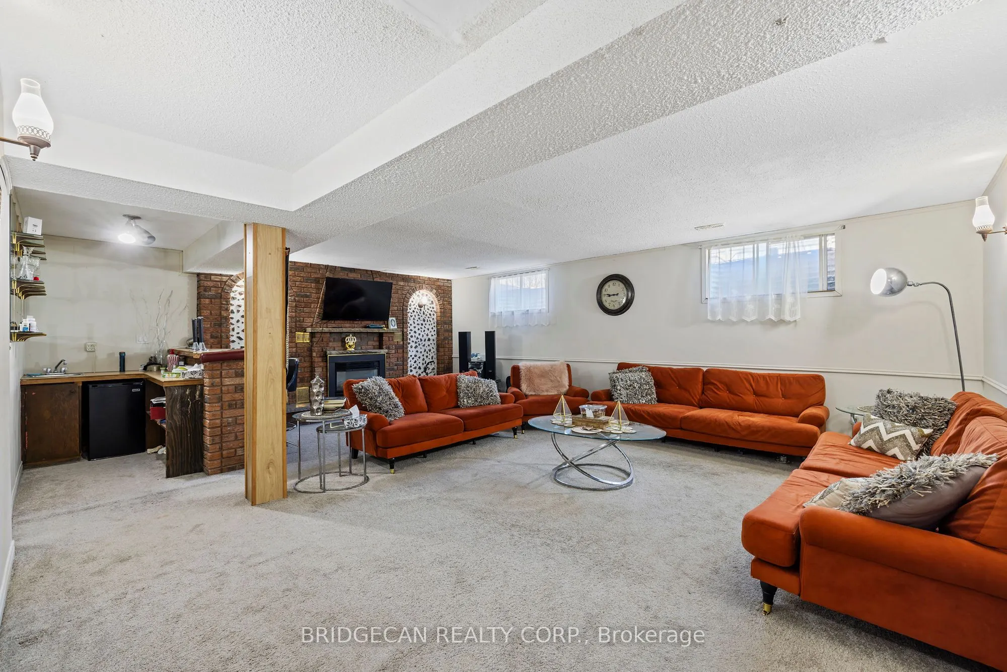 490 Queen Victoria Drive