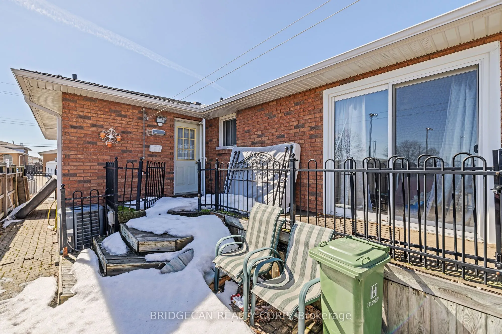 490 Queen Victoria Drive