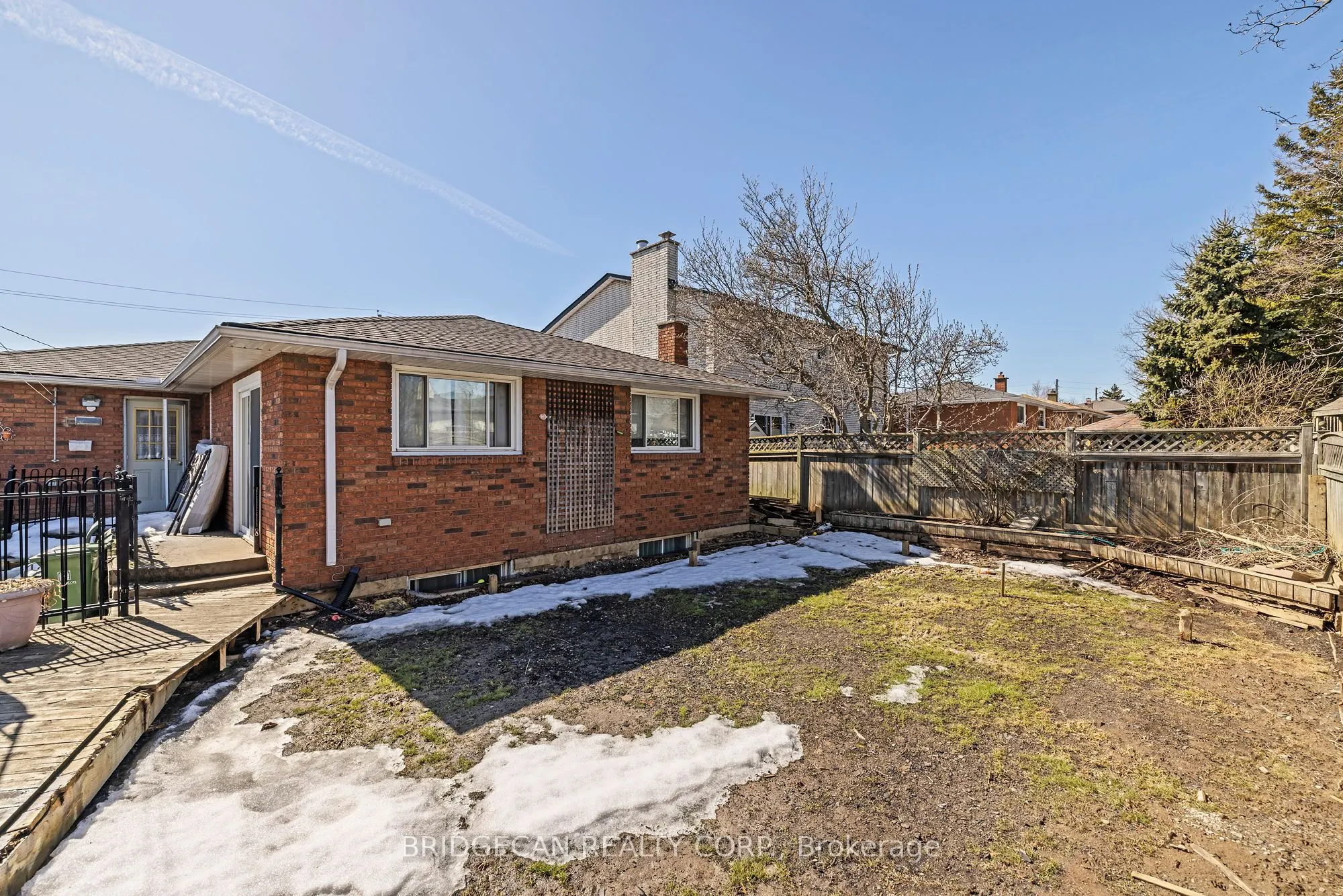 490 Queen Victoria Drive
