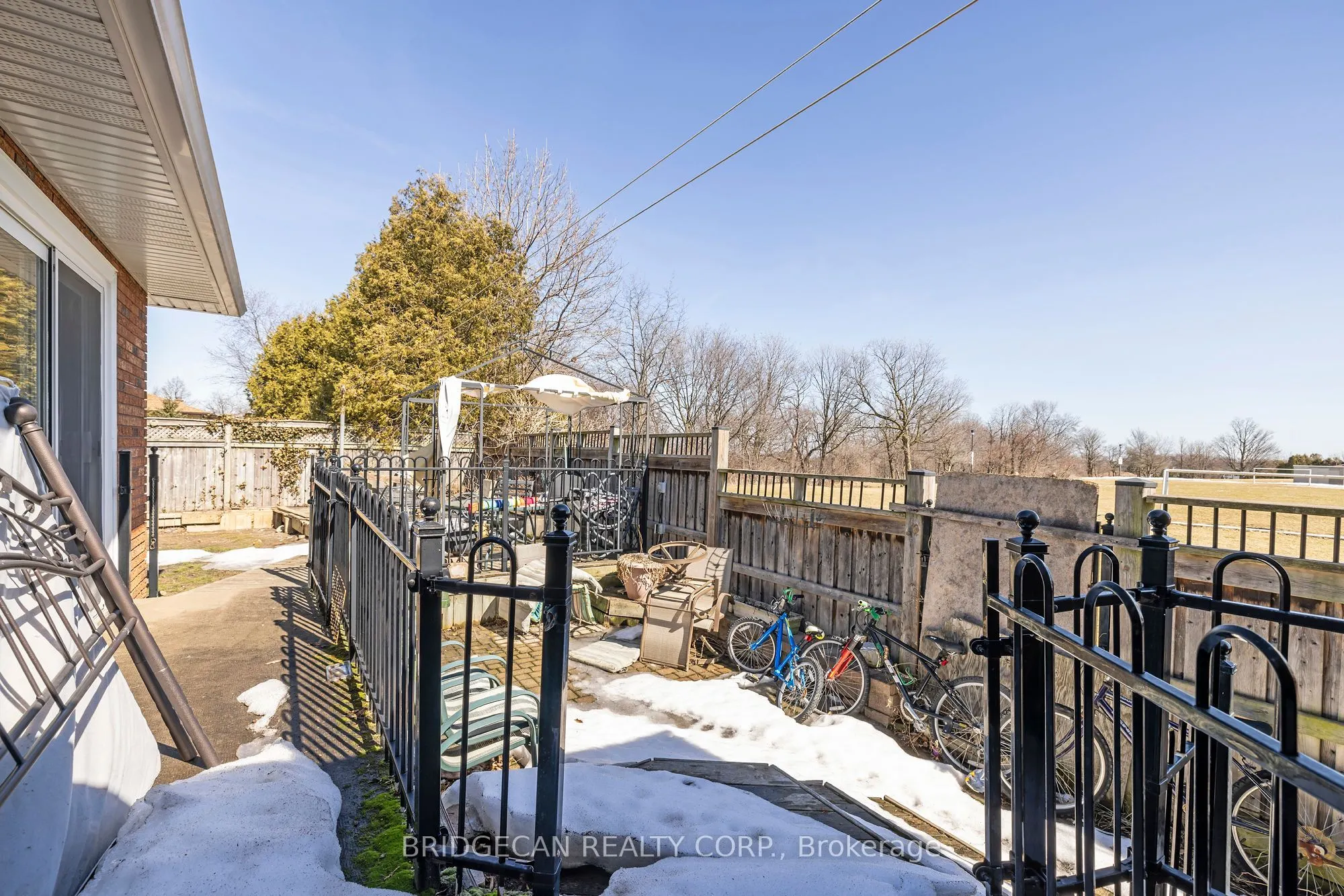 490 Queen Victoria Drive