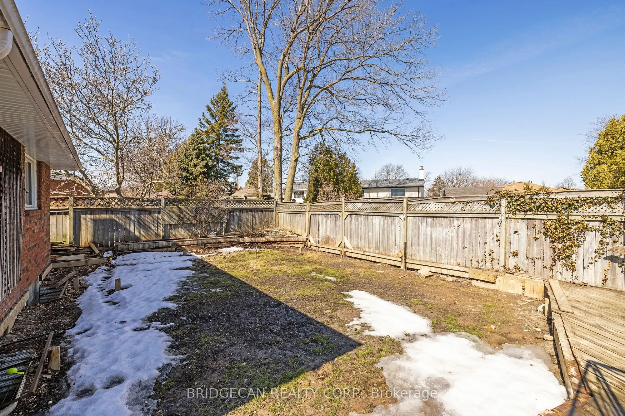 490 Queen Victoria Drive