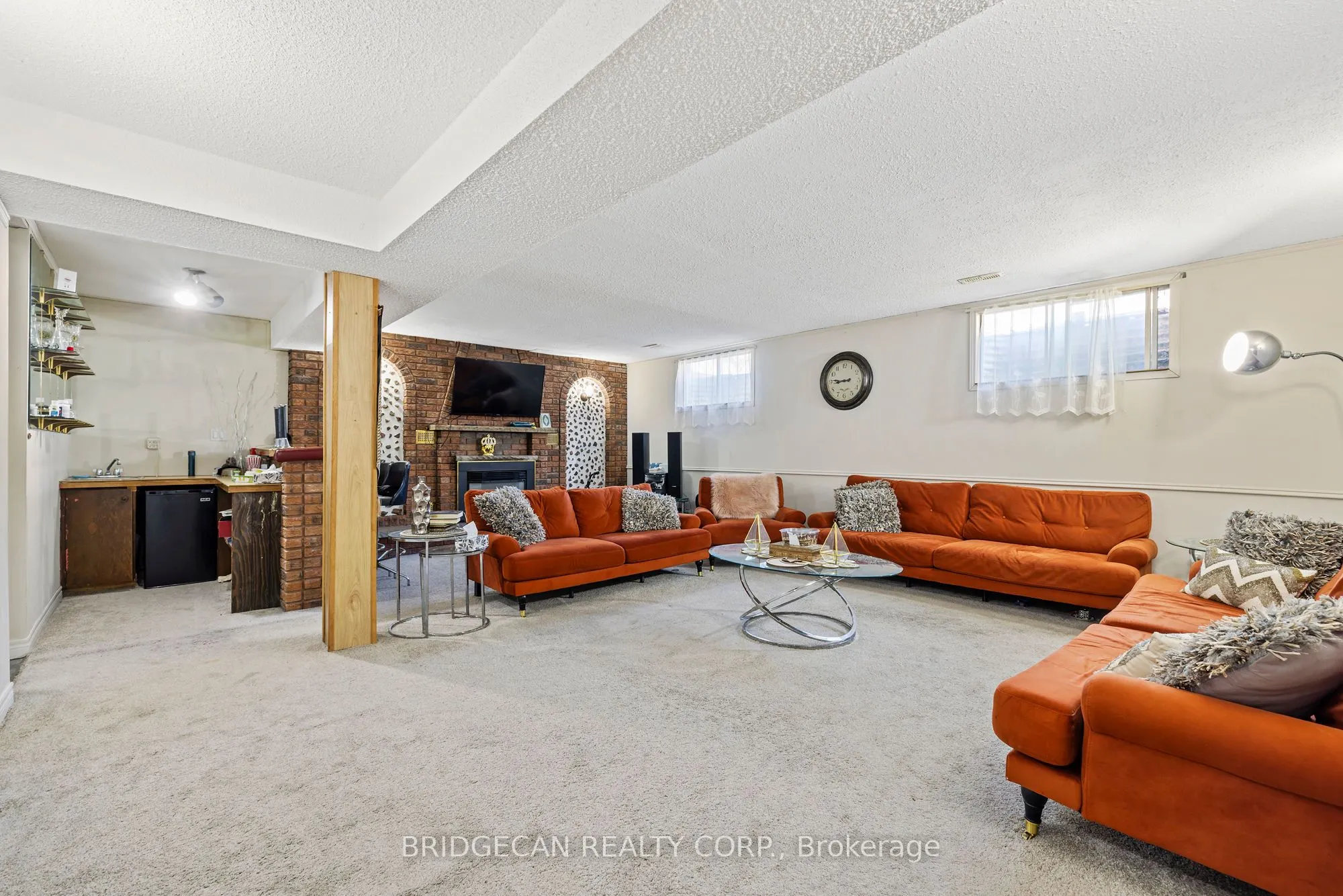 490 Queen Victoria Drive