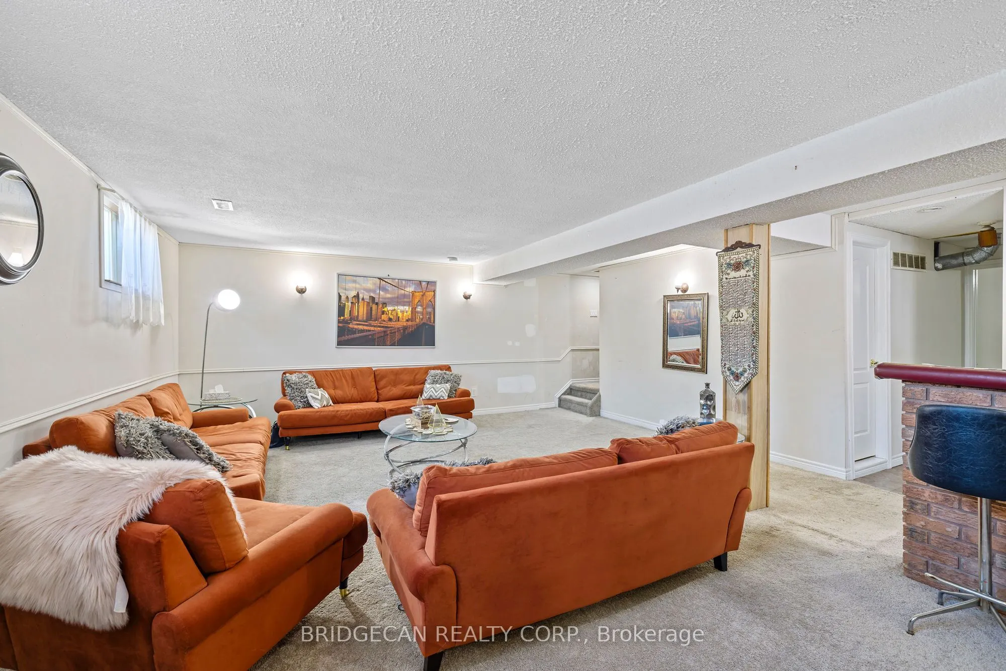 490 Queen Victoria Drive