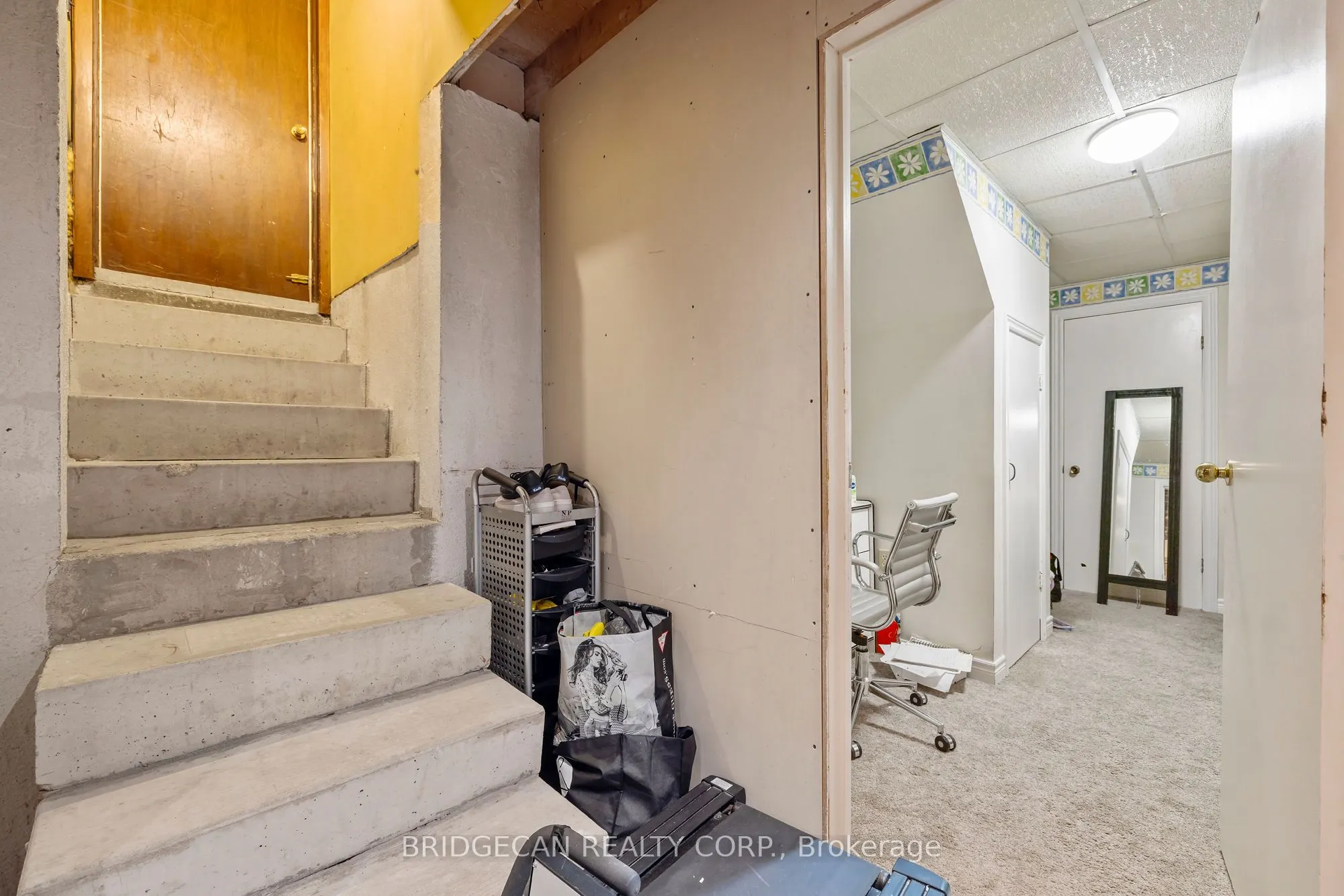 490 Queen Victoria Drive