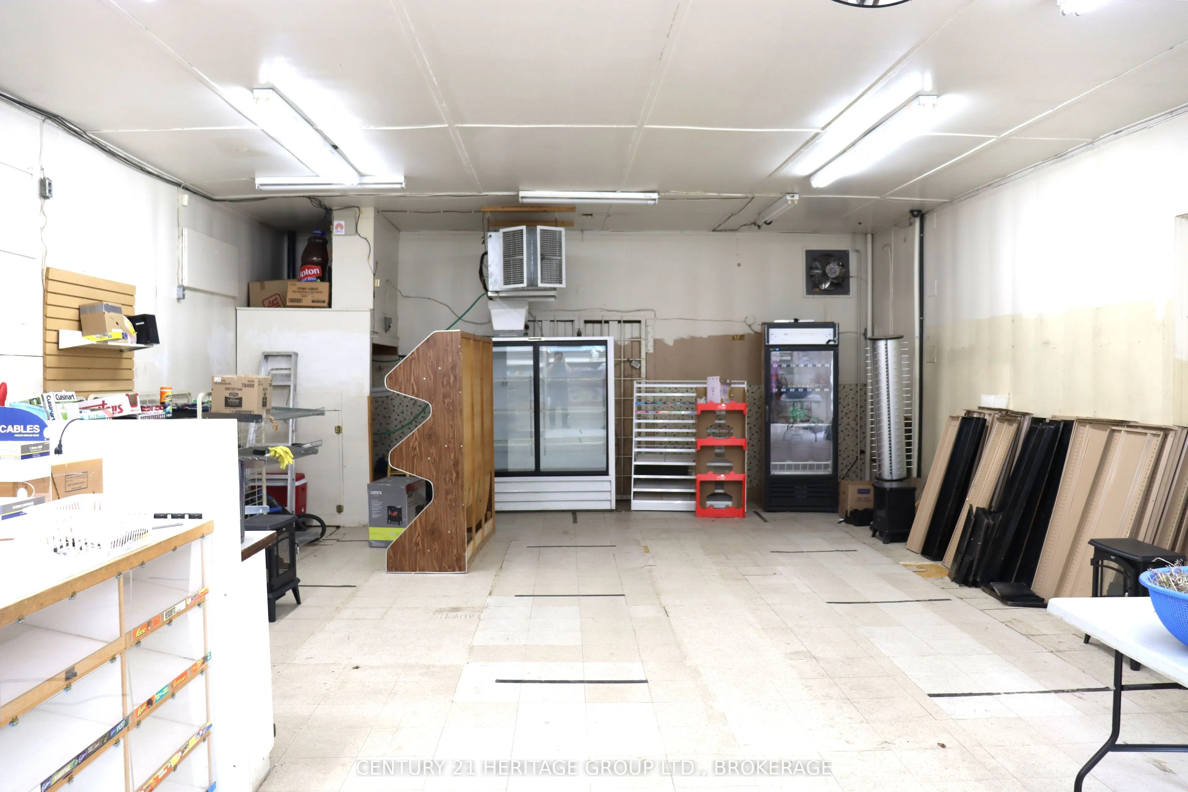 400 King Street W