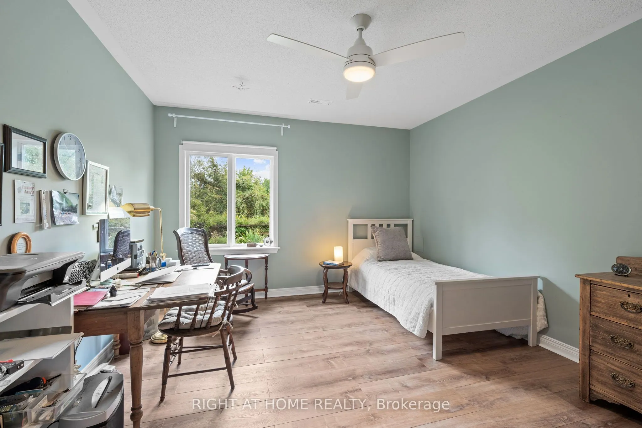 58 AMBERLAKES Drive