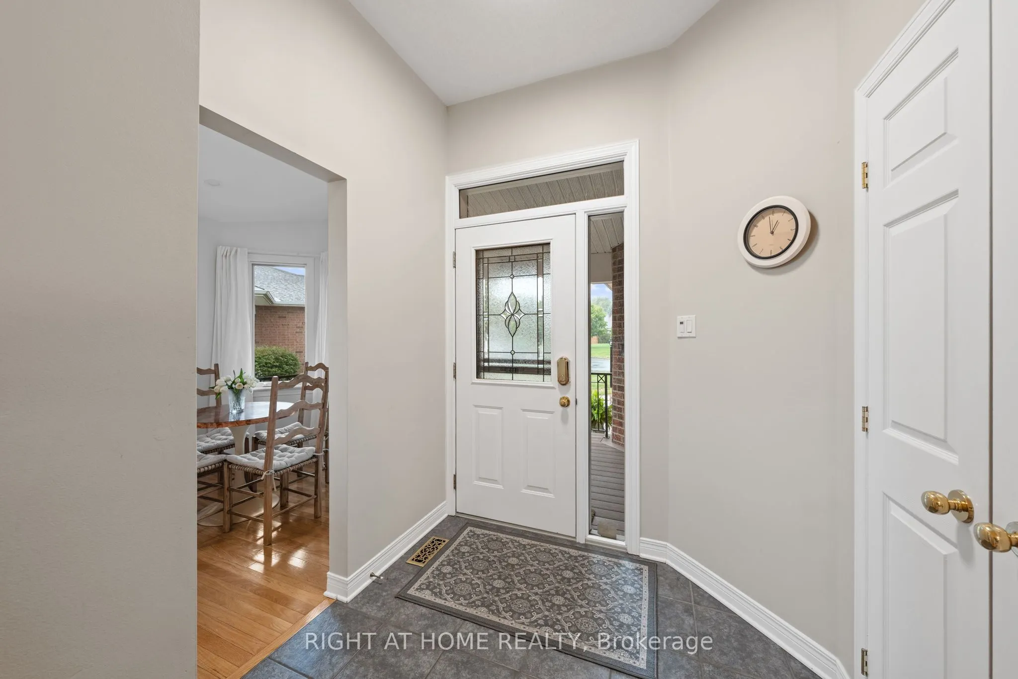 58 AMBERLAKES Drive