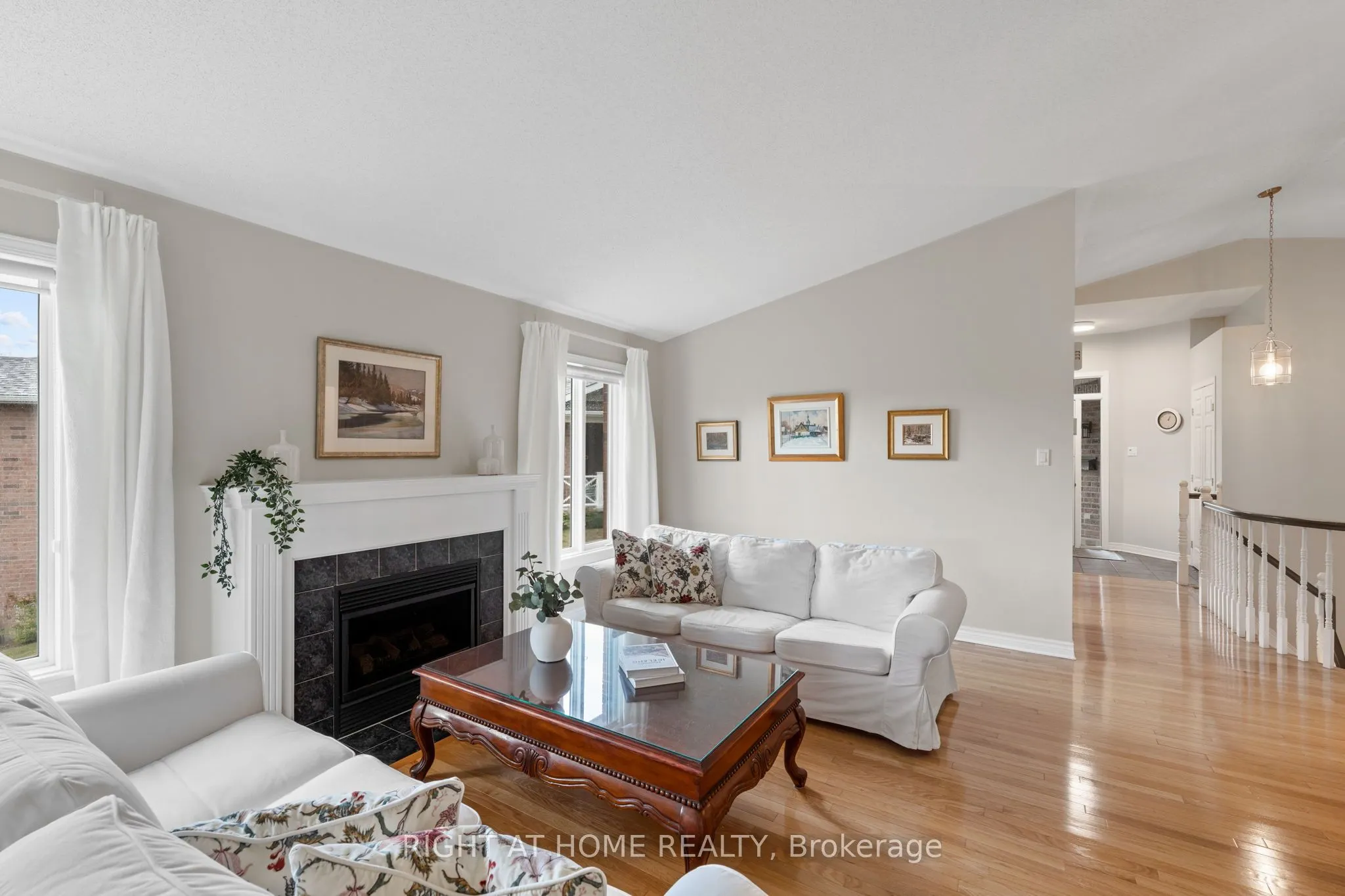 58 AMBERLAKES Drive