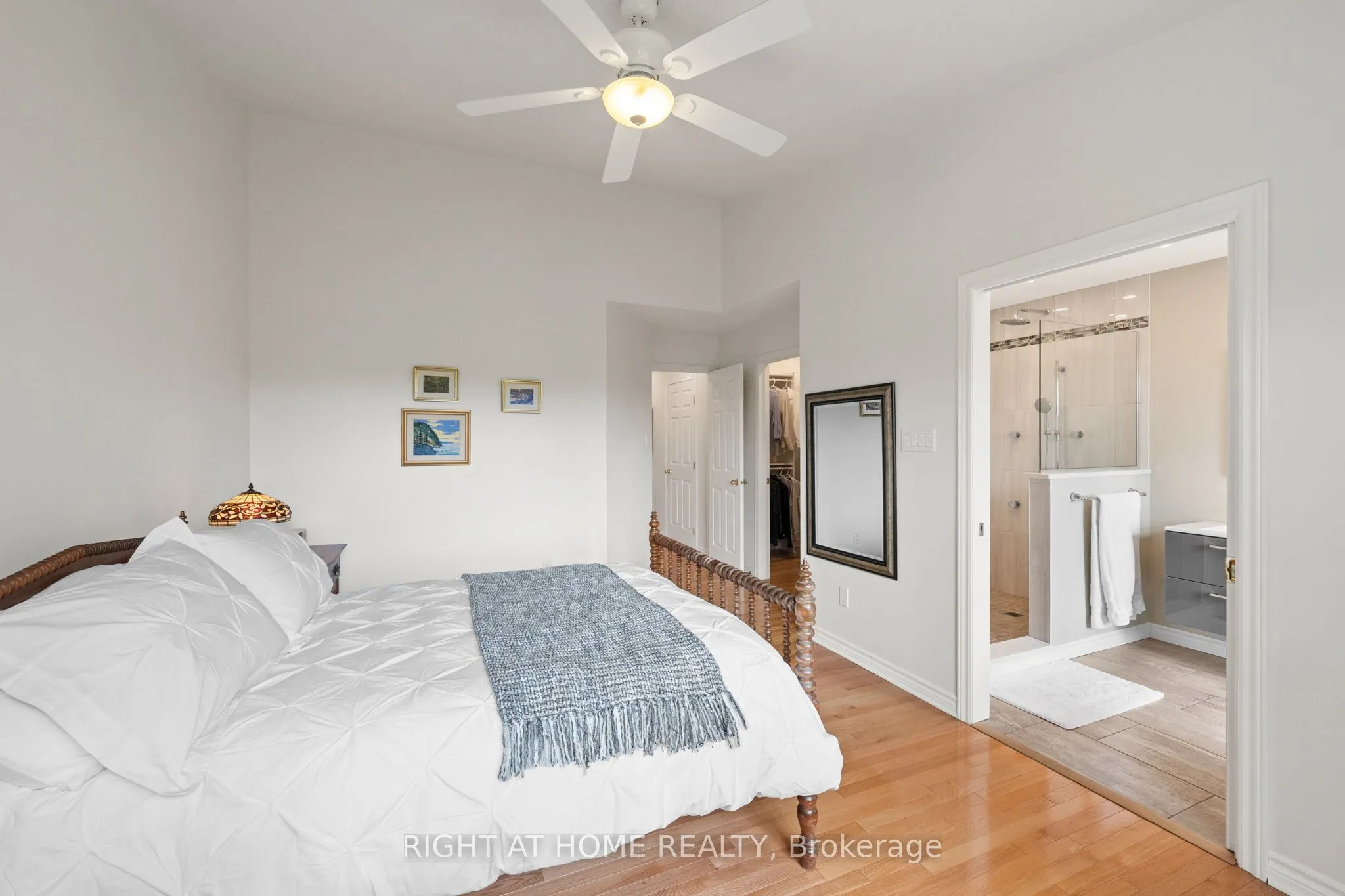 58 AMBERLAKES Drive
