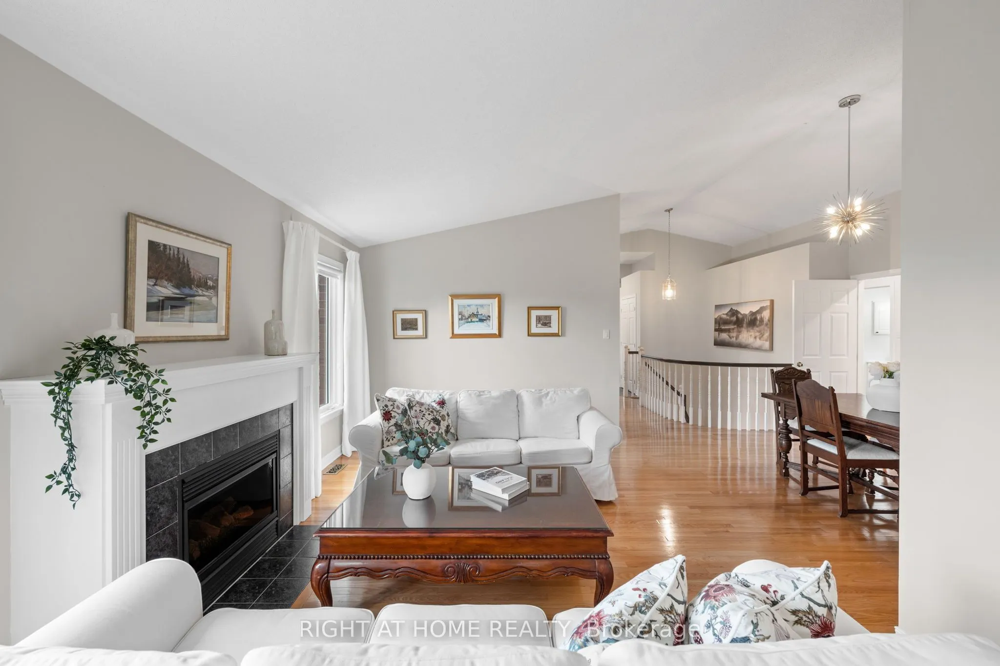 58 AMBERLAKES Drive
