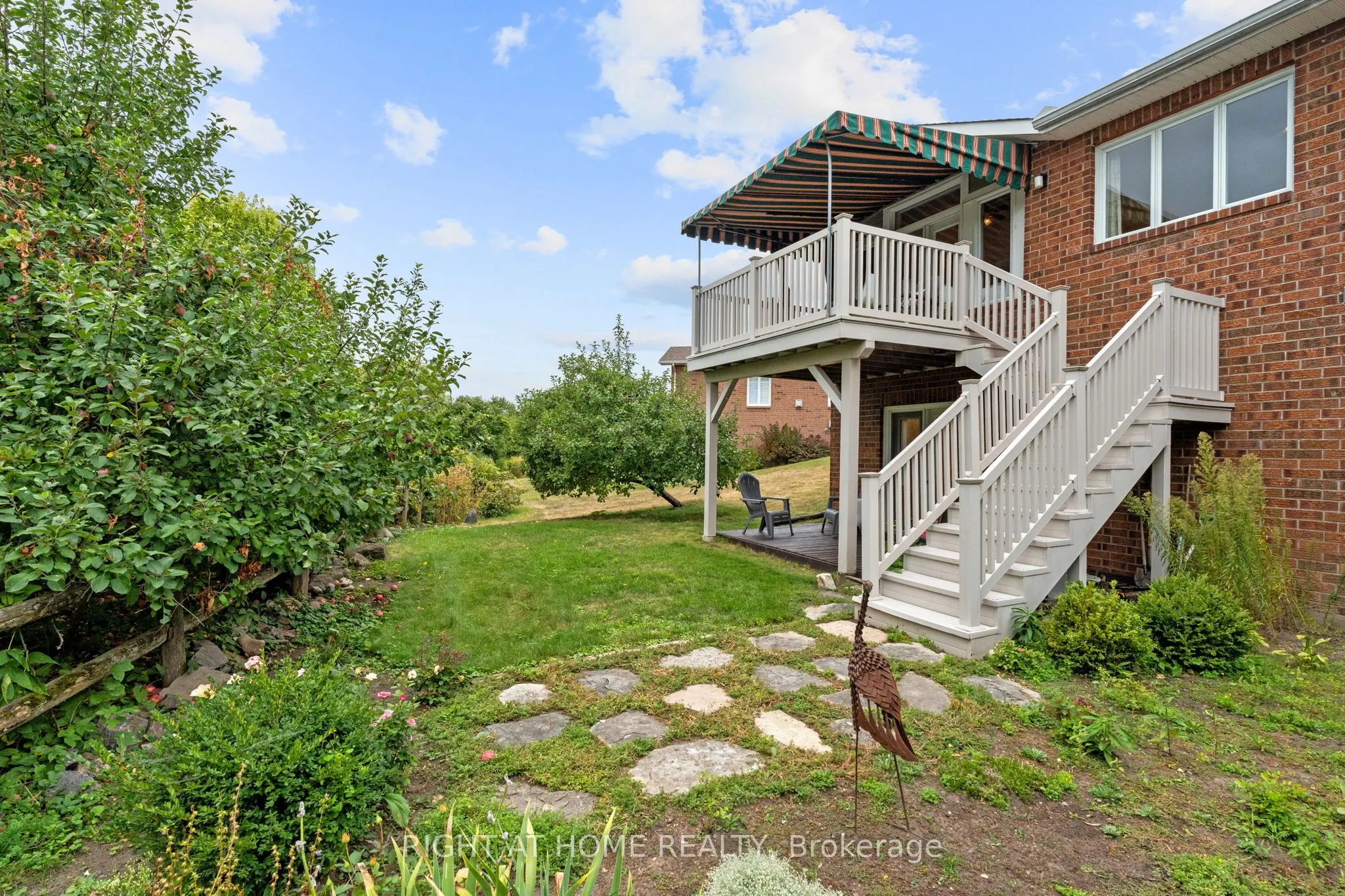 58 AMBERLAKES Drive